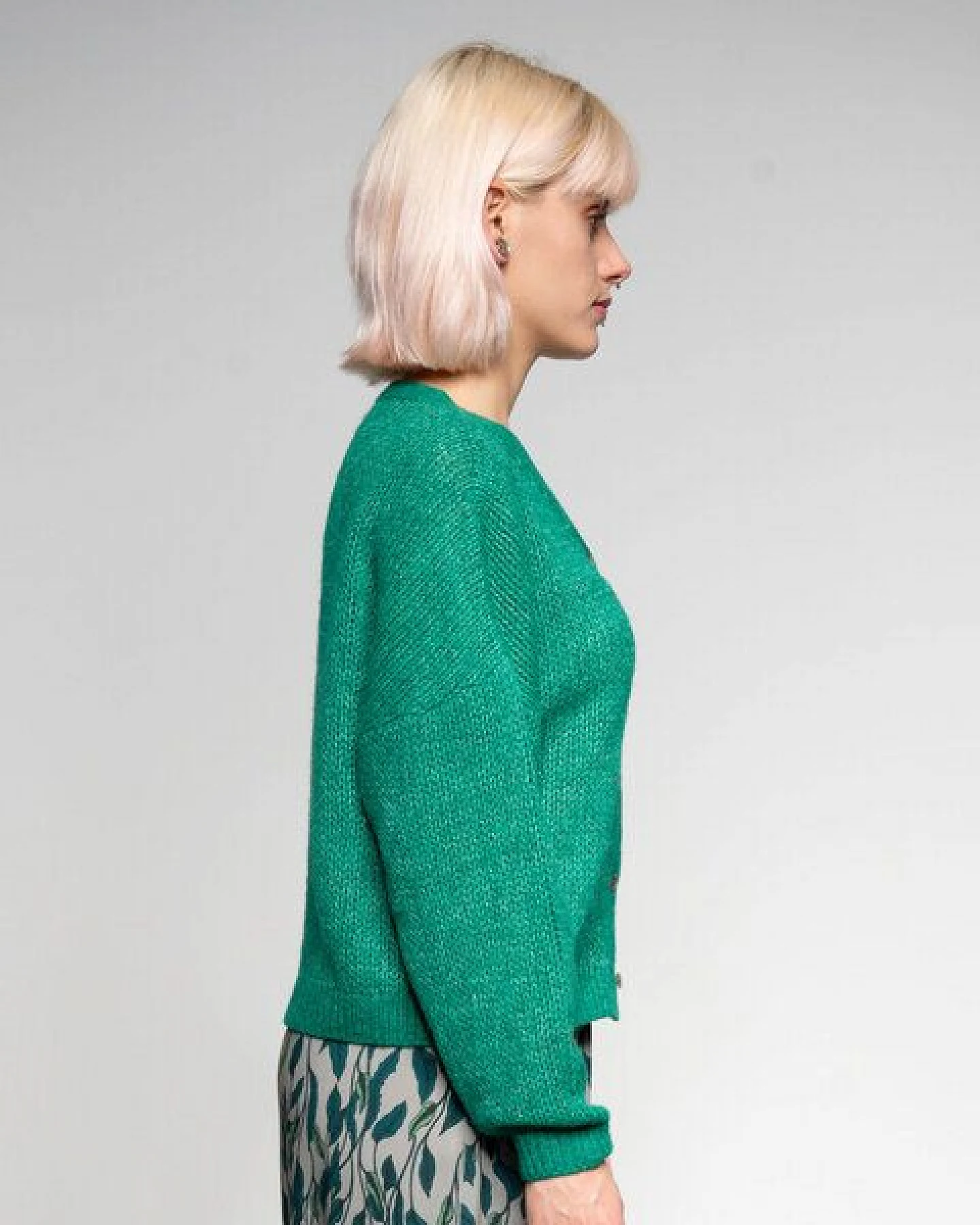 Alma & Lovis Leichte Strickjacke aus feinem Alpakagarn – Ansicht 3