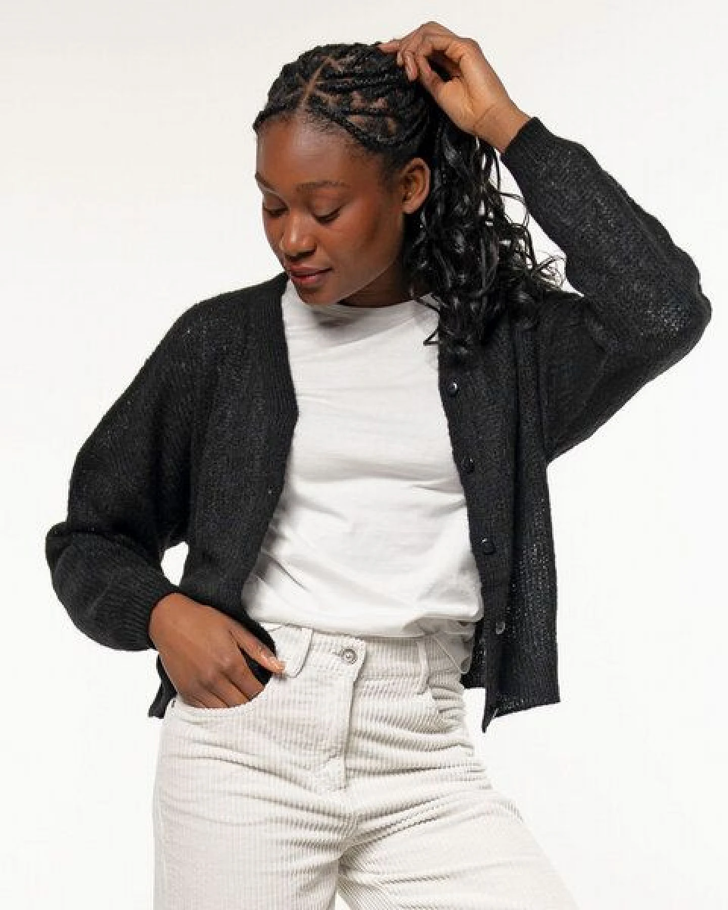 Alma & Lovis Leichte Strickjacke aus feinem Alpakagarn – Ansicht 3