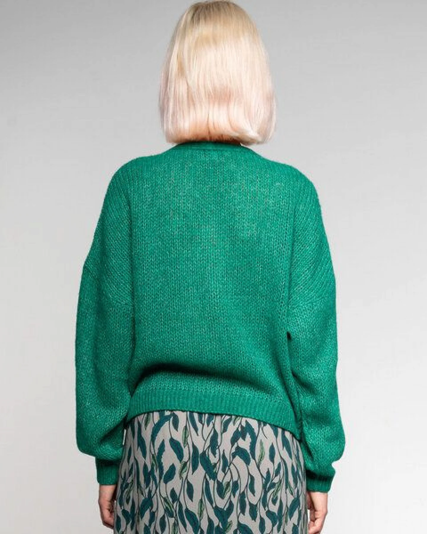 Alma & Lovis Leichte Strickjacke aus feinem Alpakagarn – Ansicht 4