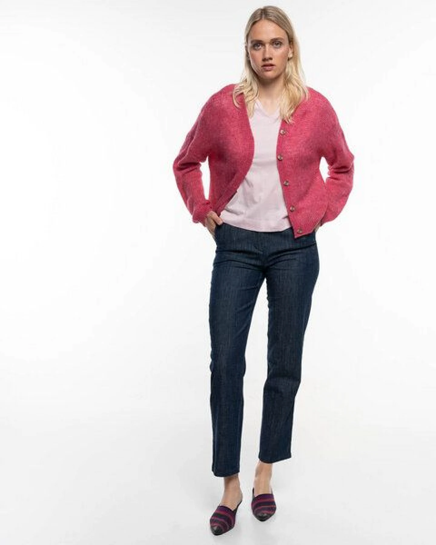 Alma & Lovis Leichte Strickjacke aus feinem Alpakagarn – Ansicht 2