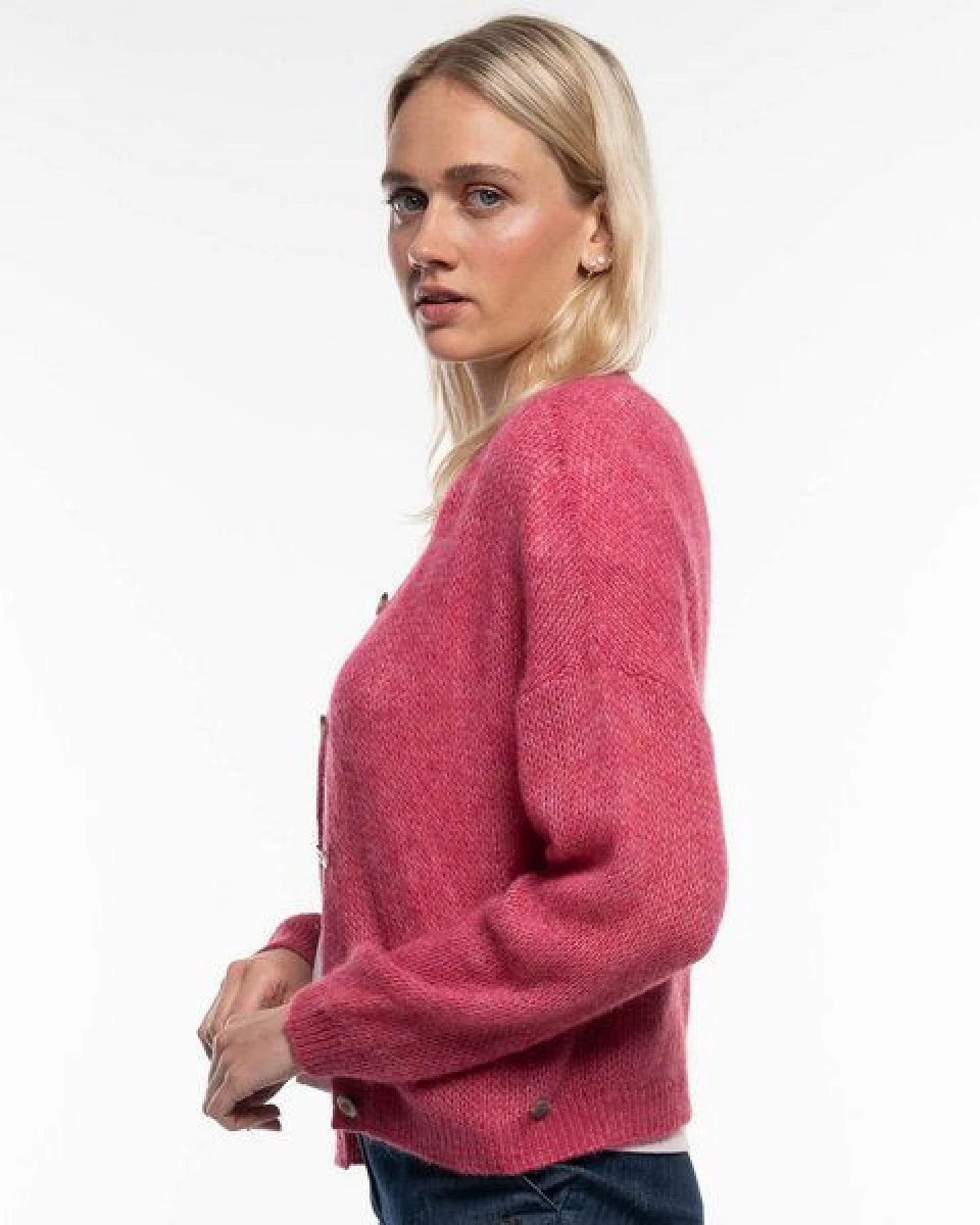 Alma & Lovis Leichte Strickjacke aus feinem Alpakagarn – Ansicht 3