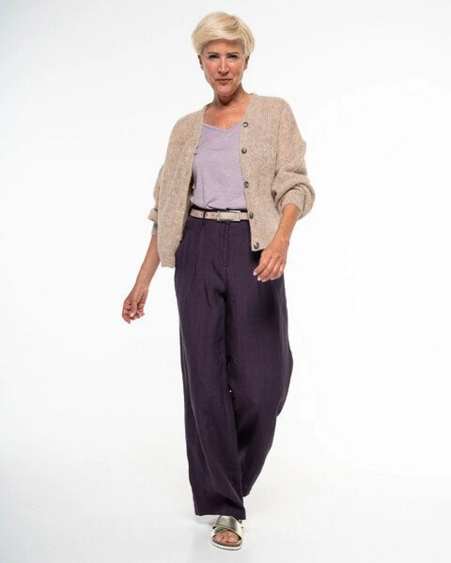 Alma & Lovis Leichte Strickjacke aus feinem Alpakagarn – Ansicht 3