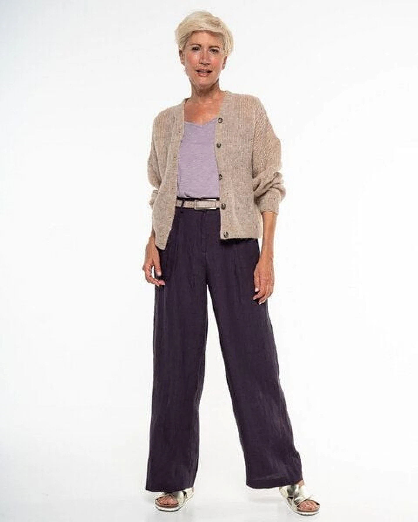 Alma & Lovis Leichte Strickjacke aus feinem Alpakagarn – Ansicht 4