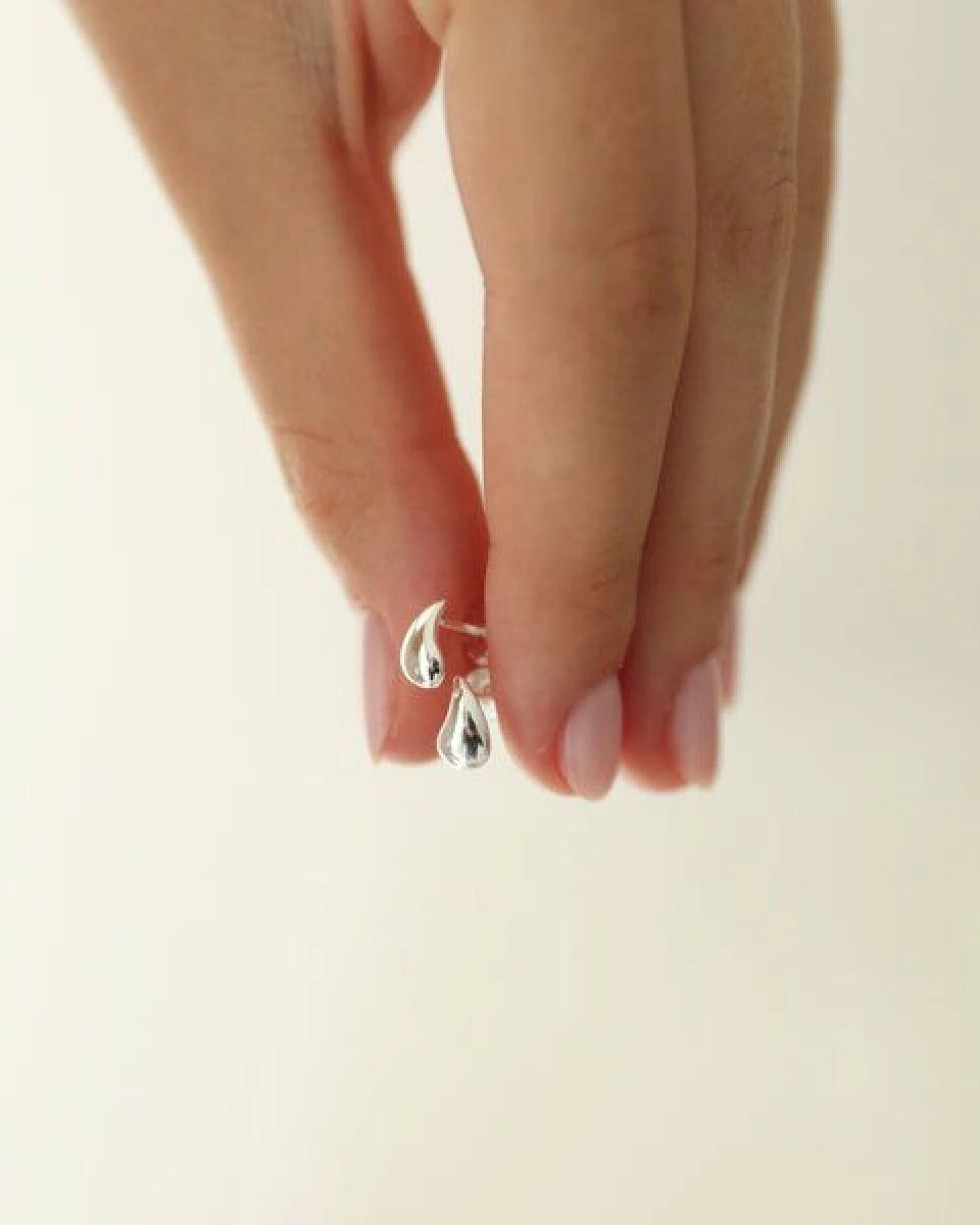 BELLYBIRD Jewellery OHRSTECKER - kleiner Tropfen, wasserfest, Silber 925/ vergoldet – Ansicht 2
