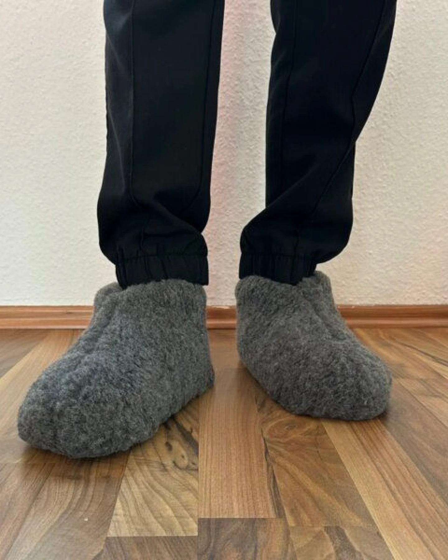 Home & Joy Hüttenschuhe hohe Hausschuhe Schaf-wolle warm Herbst Winter unisex – Ansicht 4
