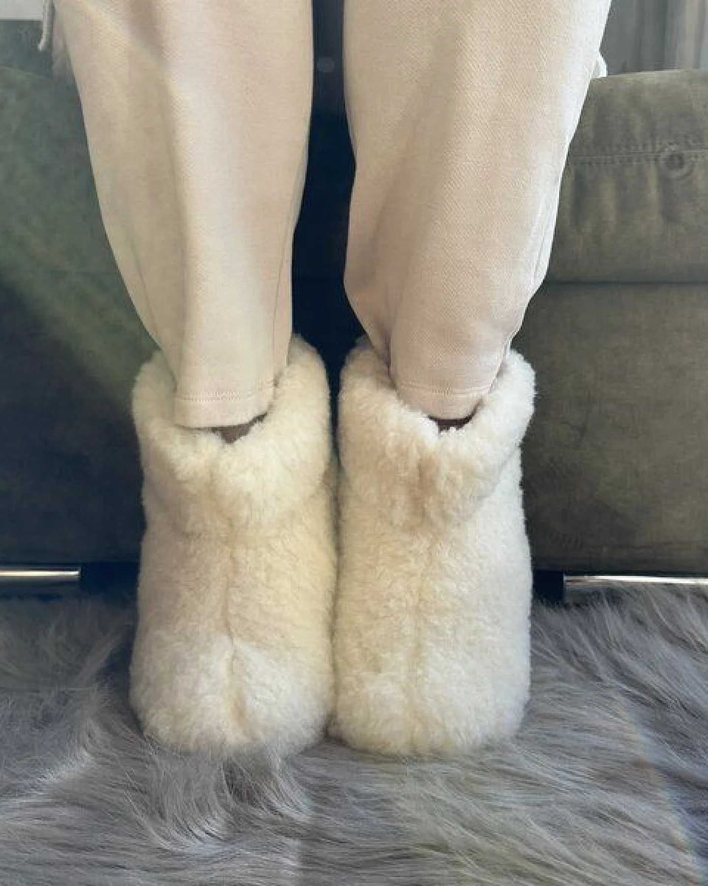 Home & Joy Hüttenschuhe hohe Hausschuhe Schaf-wolle warm Herbst Winter unisex – Ansicht 3