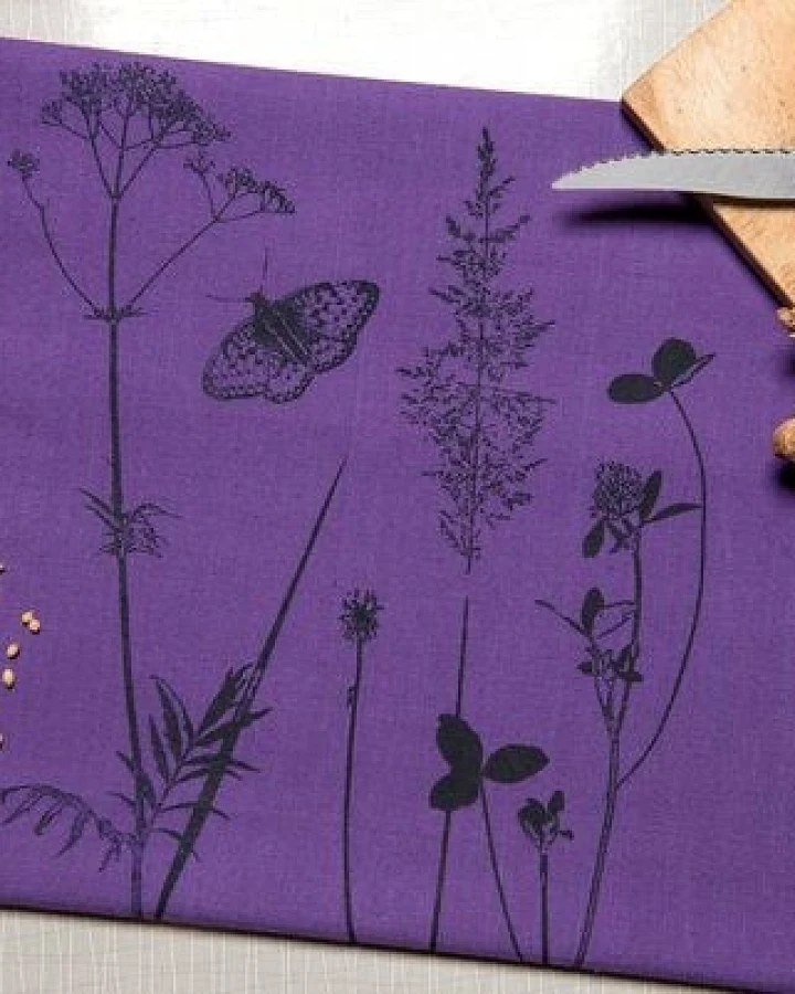 Hirschkind Bio & Fair-Trade-Geschirrtuch "Schmetterlingswiese" lila