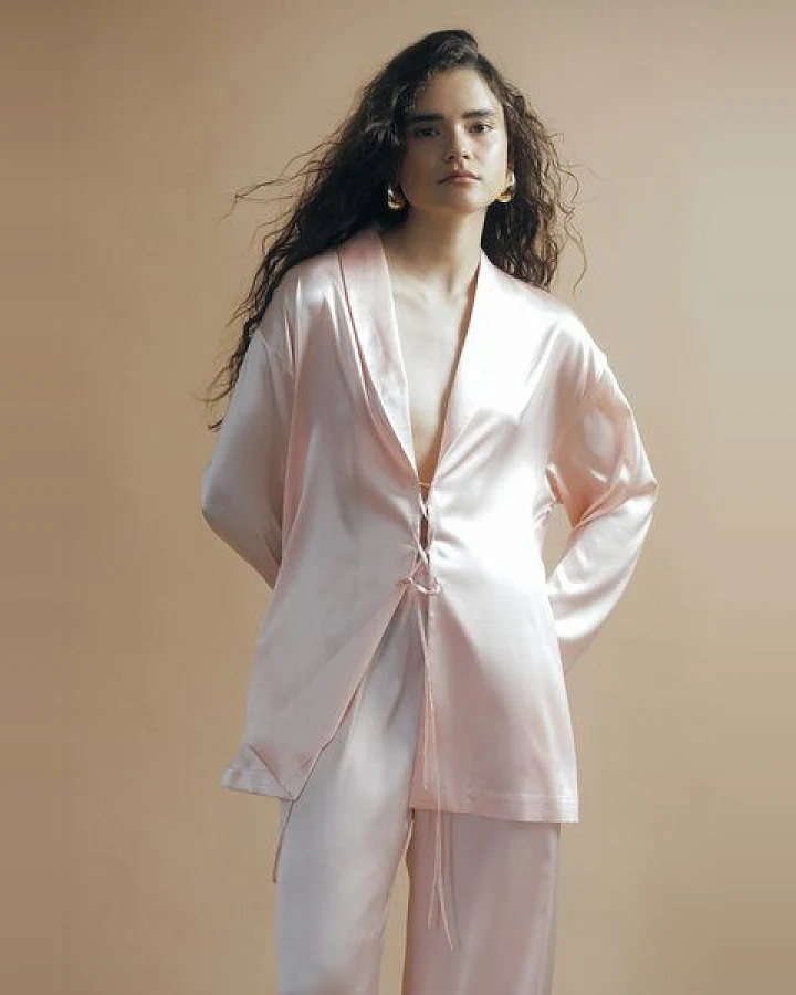 IVA RYCH Bluse aus Seide in Pyjama-Stil I Deadstock