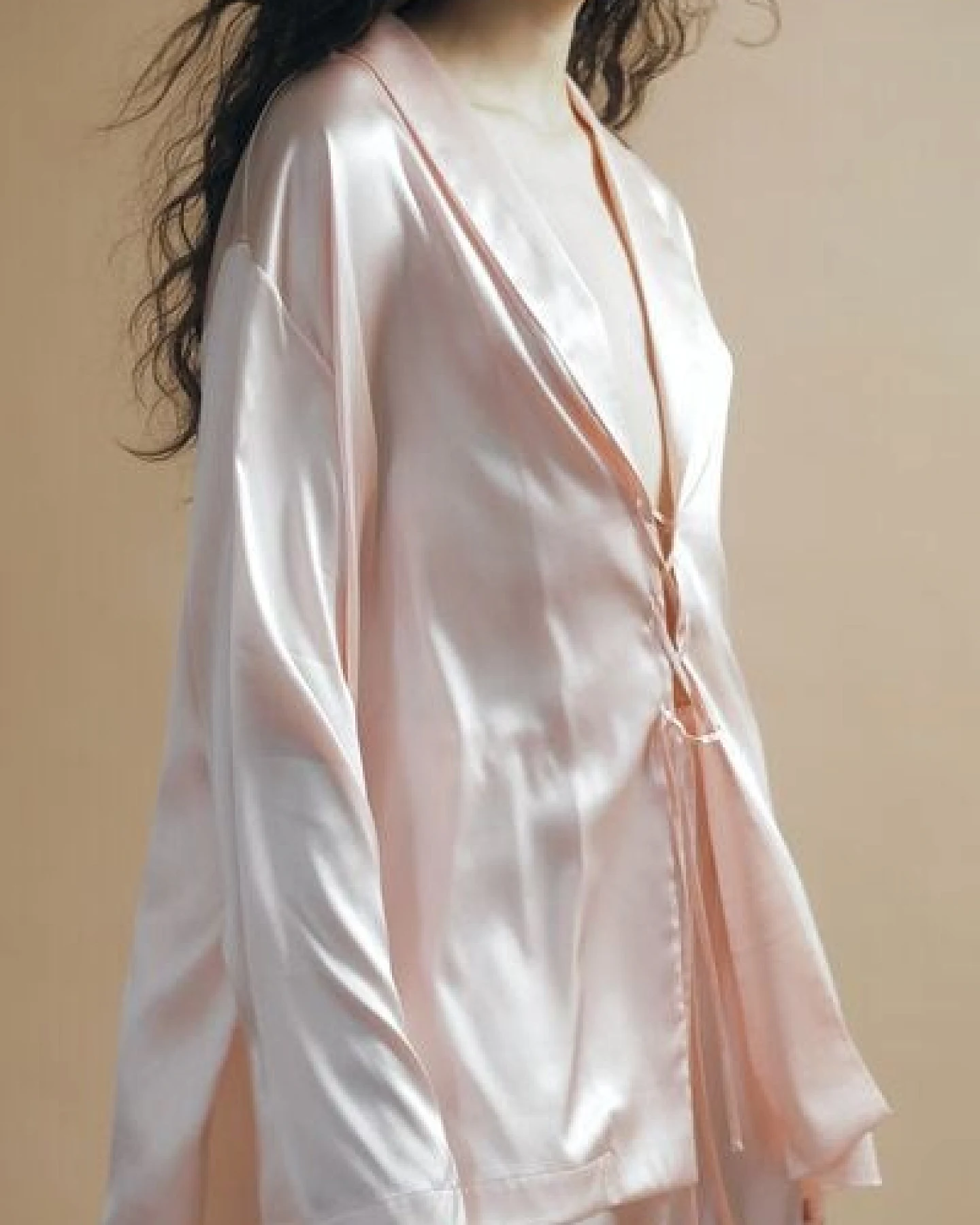 IVA RYCH Bluse aus Seide in Pyjama-Stil I Deadstock – Ansicht 4