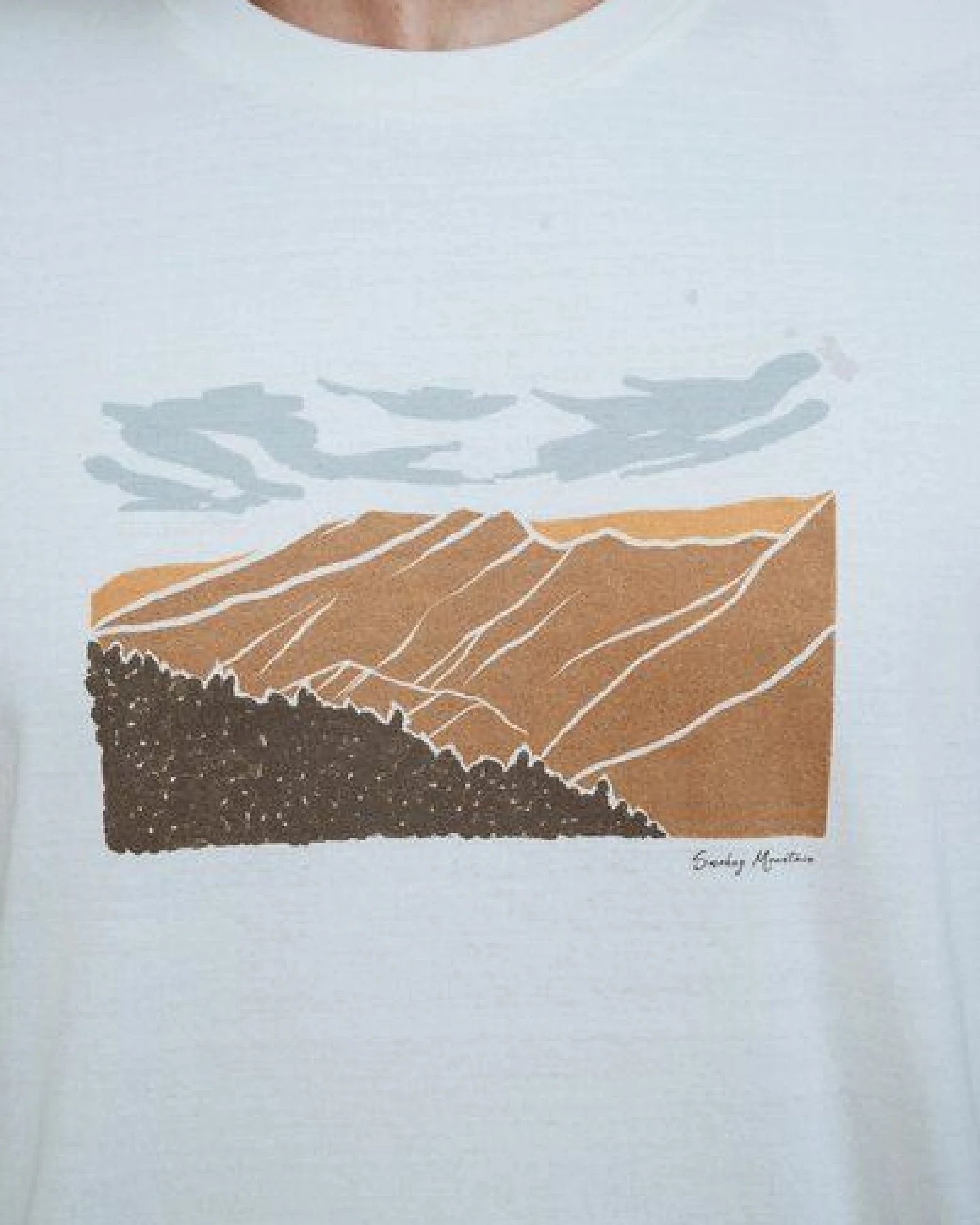 Kultgut NEW Upcycling Generation- Artdesign - Bioshirt /Smokey Mountain – Ansicht 3