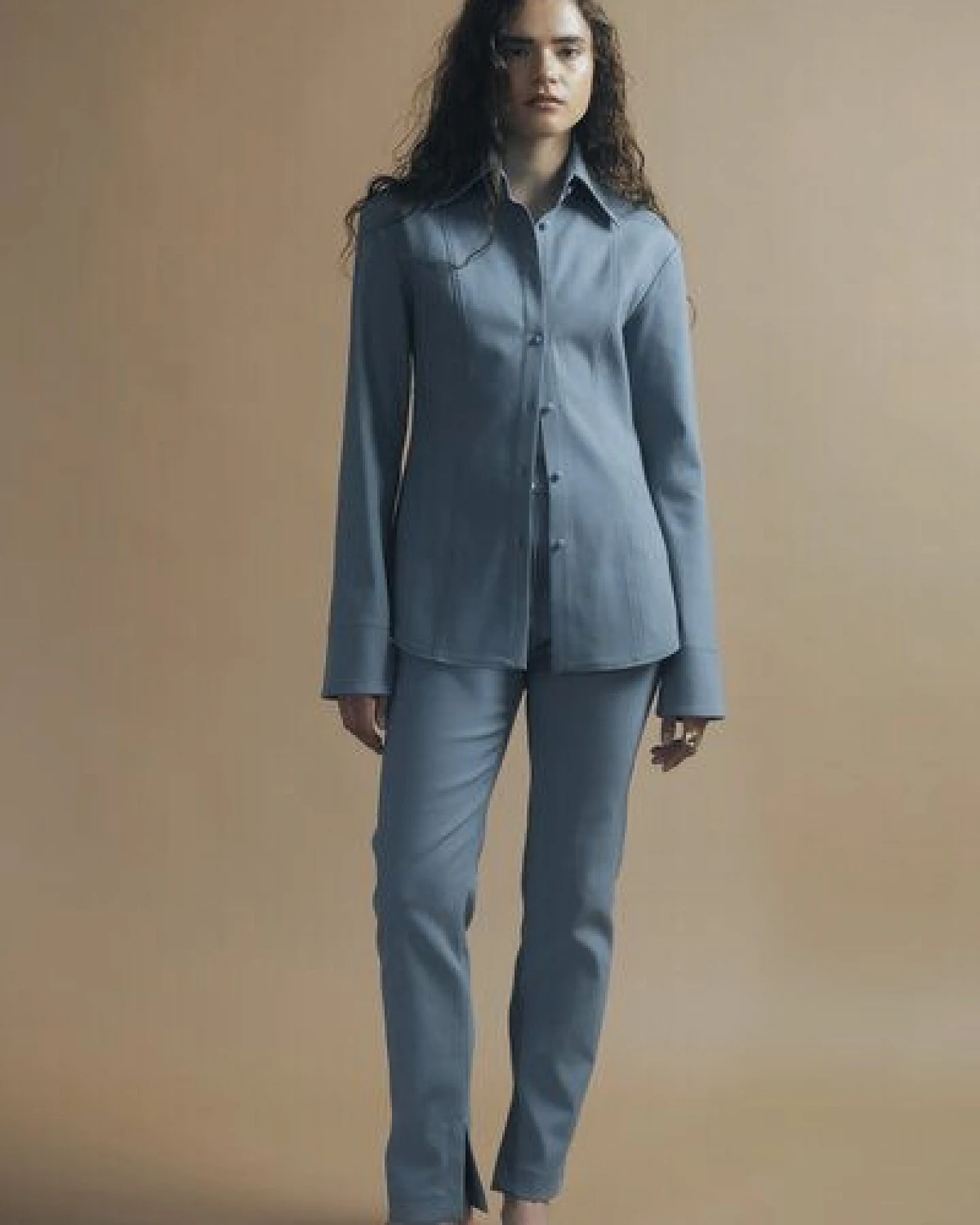 IVA RYCH Tailliertes Hemd mit breiten Manschetten I Deadstock – Ansicht 2