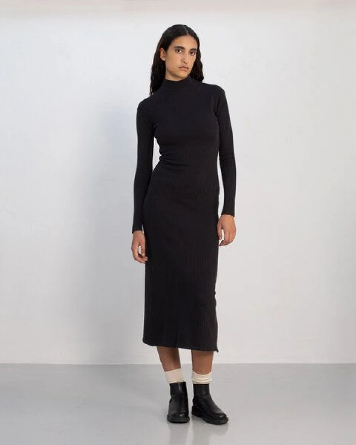 Rotholz Geripptes Kleid aus Bio Baumwolle