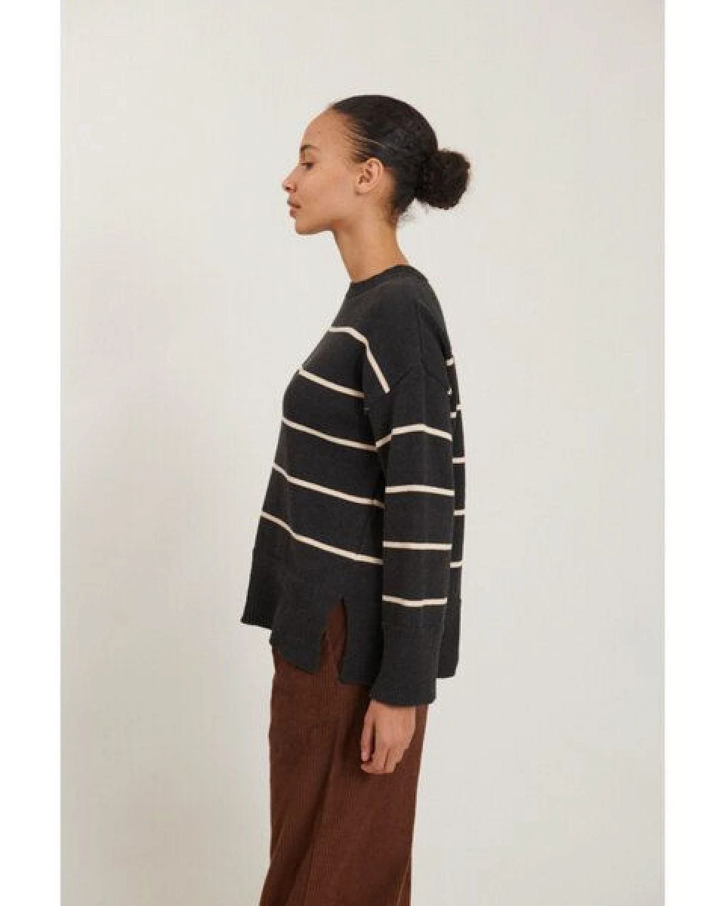 Basic Apparel Gestreifter Pullover WINIE aus Bio-Baumwolle – Ansicht 2