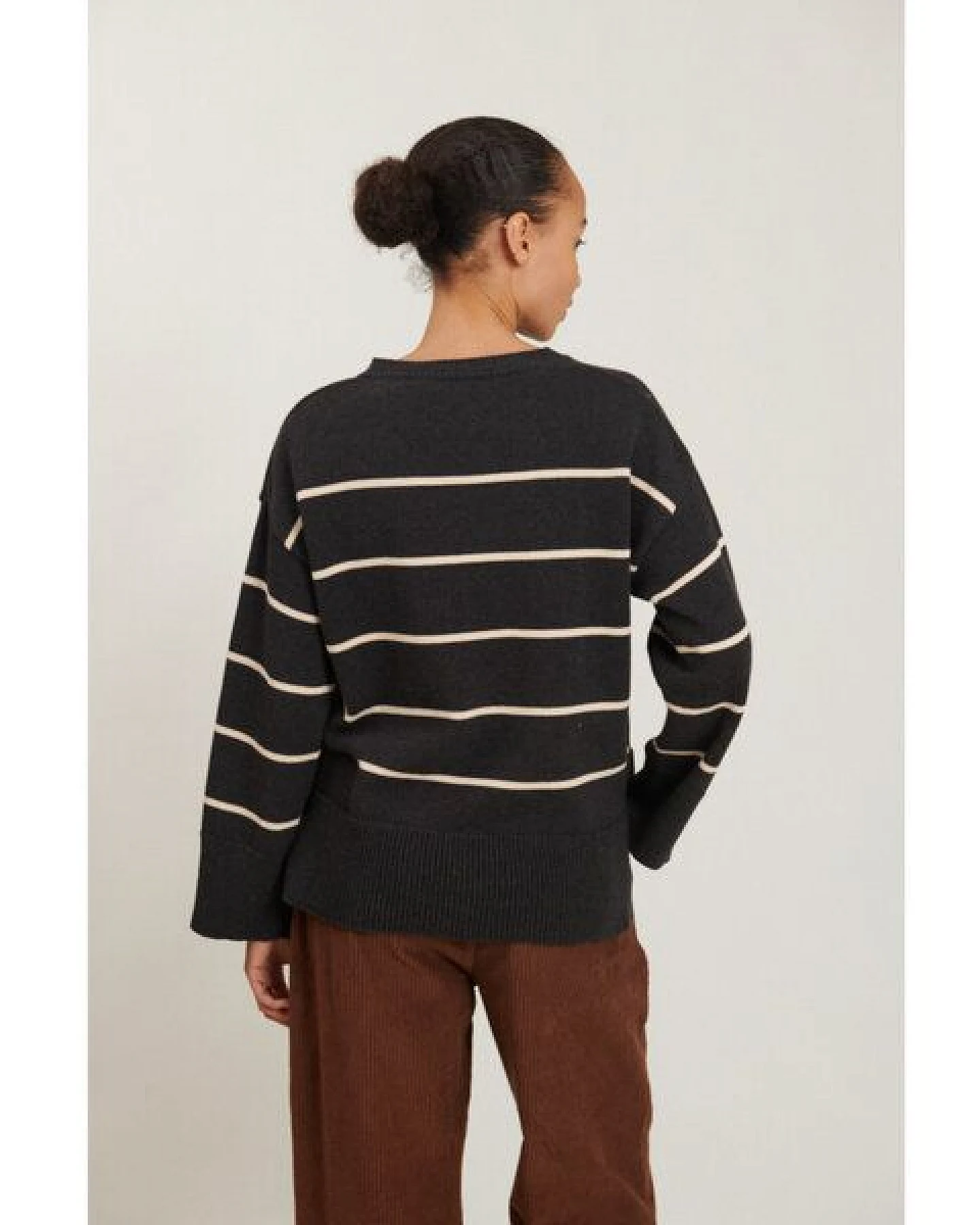 Basic Apparel Gestreifter Pullover WINIE aus Bio-Baumwolle – Ansicht 3