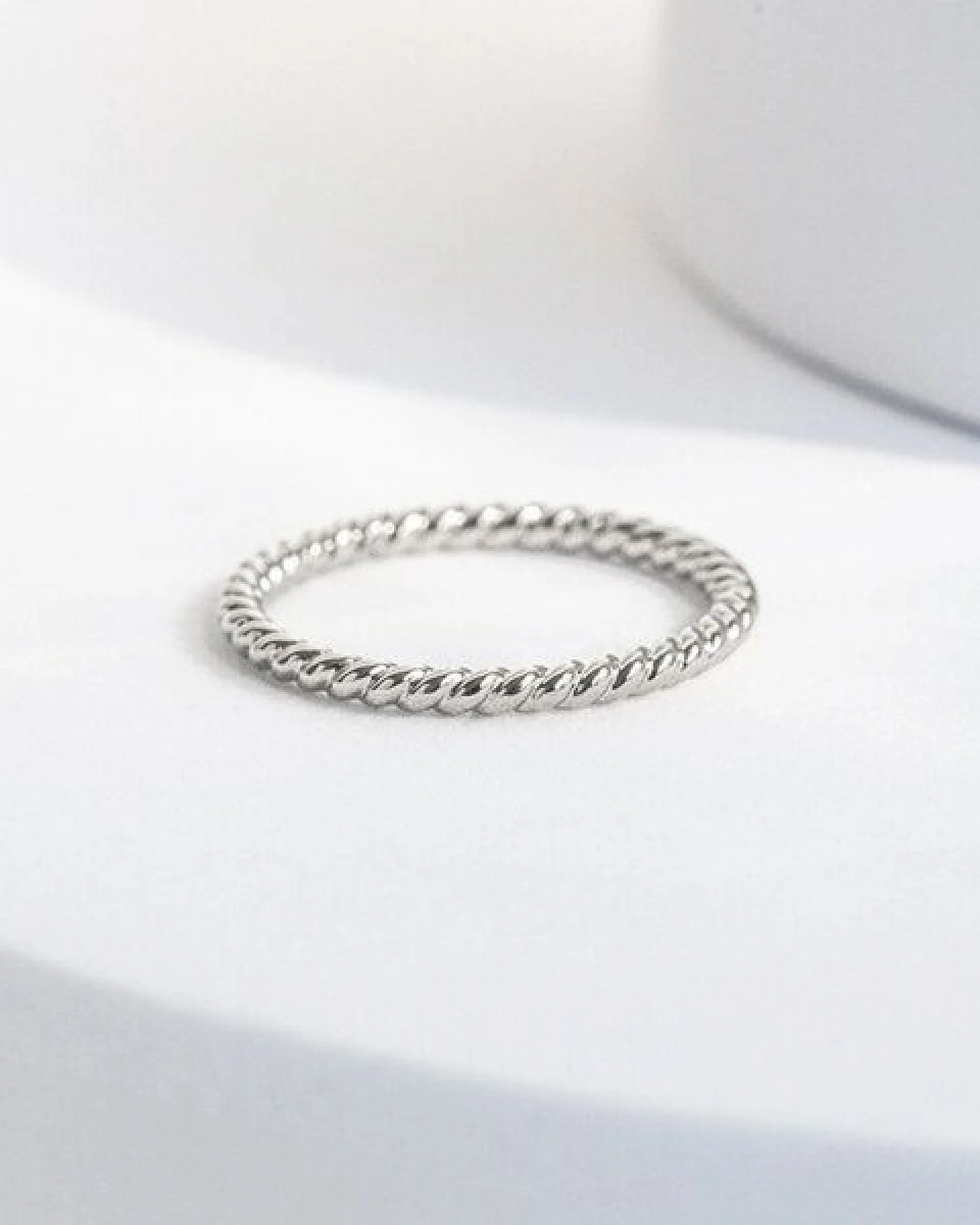 Eppi Silberner geflochtener Ring Twisty – Ansicht 3