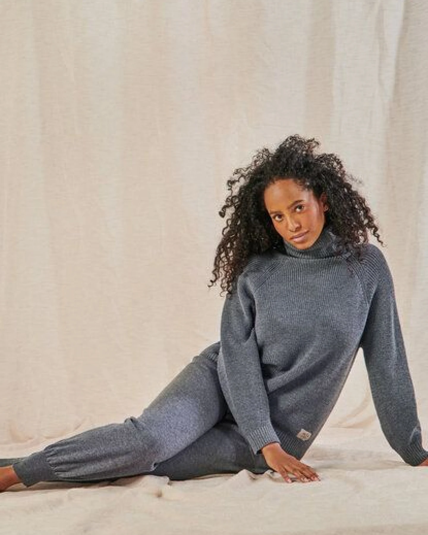 YOU LOOK PERFECT 100% Merino Rollkragenpullover "Eve" – Ansicht 4