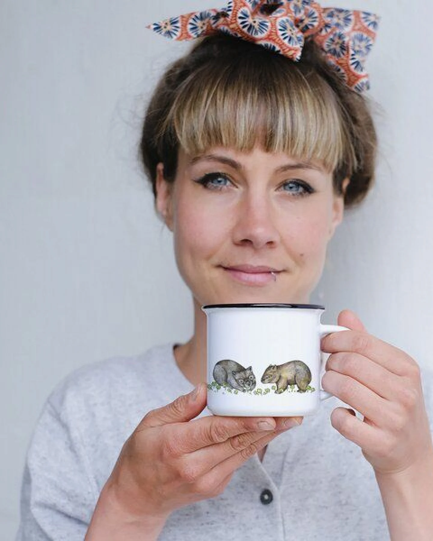 LIGARTI Keramiktasse – Wombats im Klee – Ansicht 4