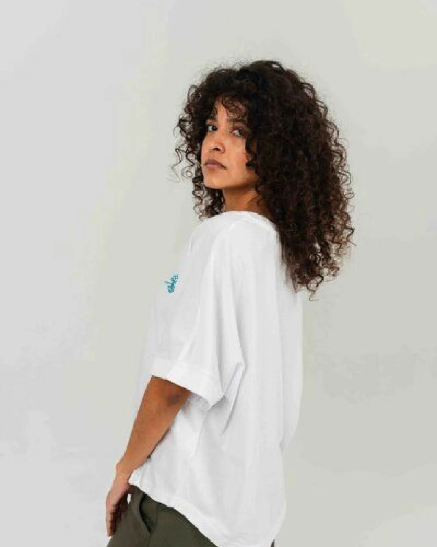 Greener Calendula T-Shirt mit Fledermausärmeln in Übergröße – Ansicht 4