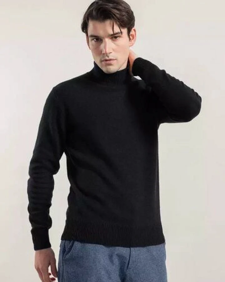 Rifò - Circular Fashion Made in Italy Stehkragenpullover aus recycteltem Kaschmir Modell: Clemente