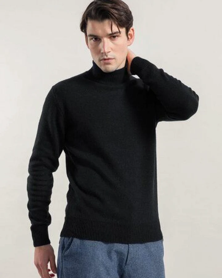 Rifò - Circular Fashion Made in Italy Stehkragenpullover aus recycteltem Kaschmir Modell: Clemente
