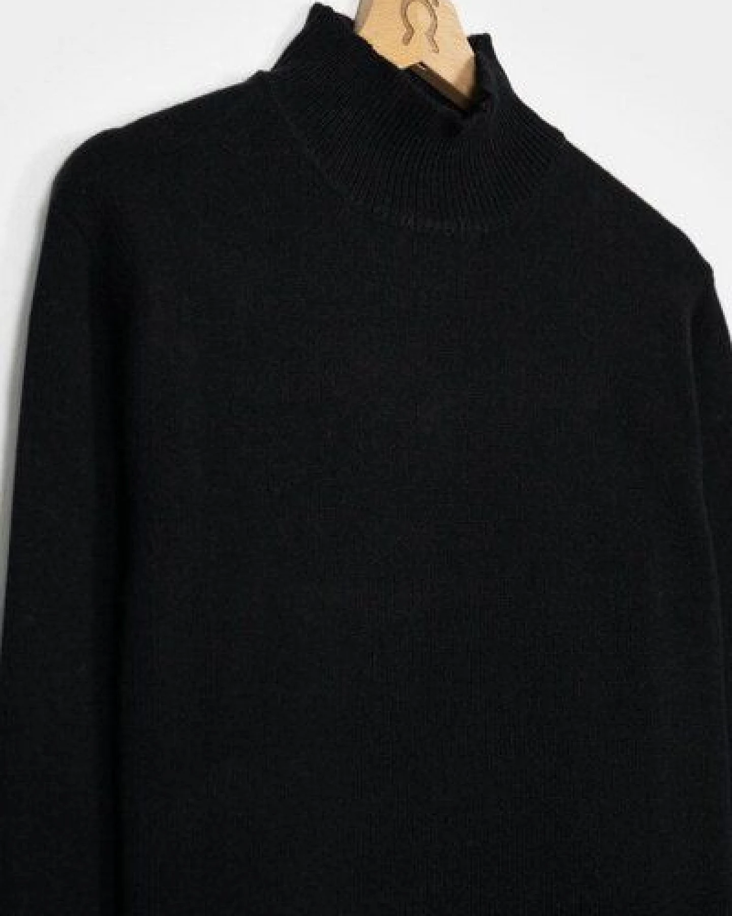 Rifò - Circular Fashion Made in Italy Stehkragenpullover aus recycteltem Kaschmir Modell: Clemente – Ansicht 4