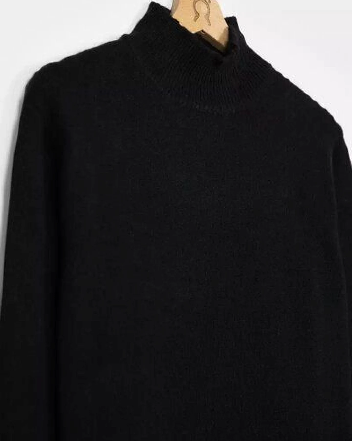 Rifò - Circular Fashion Made in Italy Stehkragenpullover aus recycteltem Kaschmir Modell: Clemente – Ansicht 4