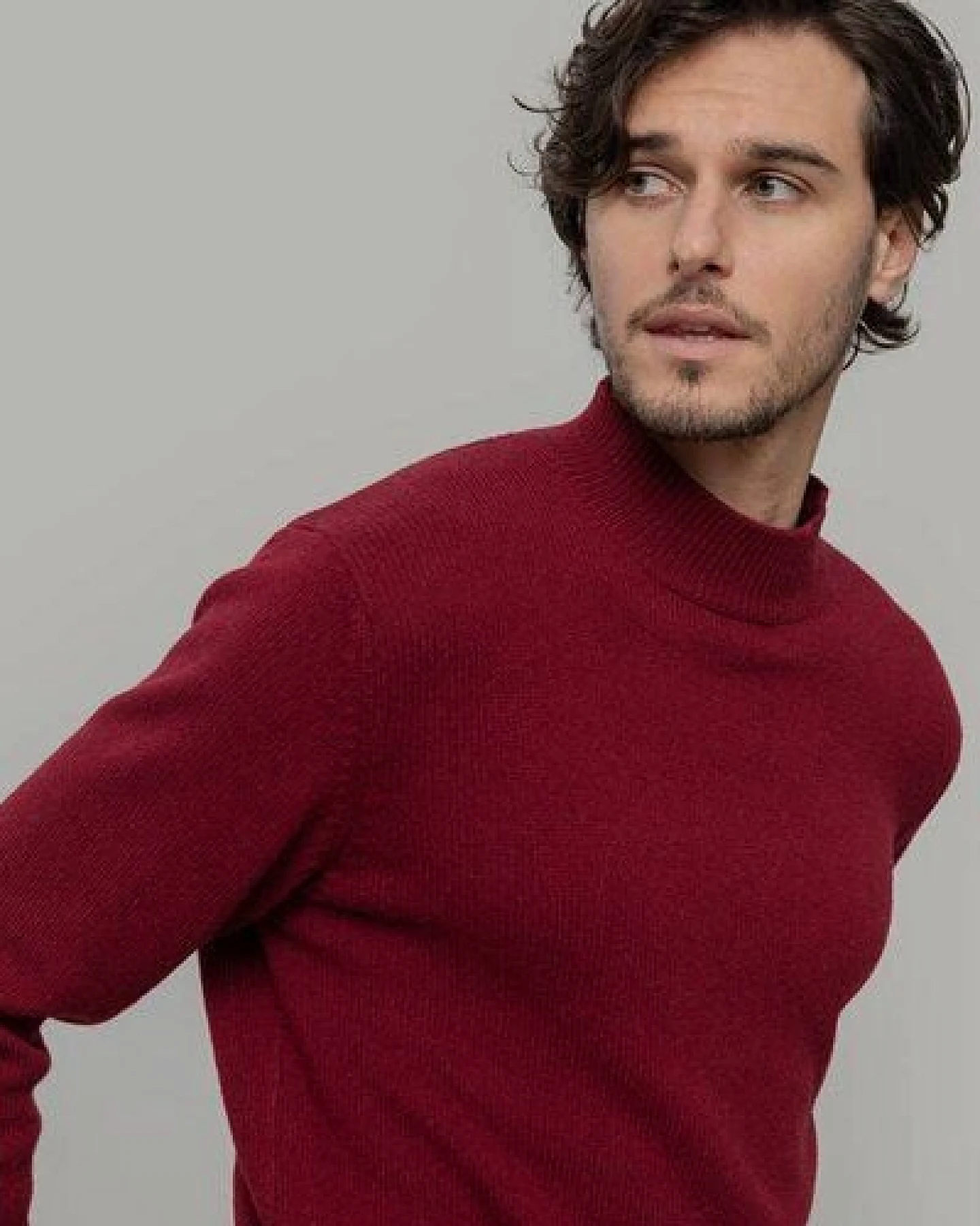 Rifò - Circular Fashion Made in Italy Stehkragenpullover aus recycteltem Kaschmir Modell: Clemente – Ansicht 2