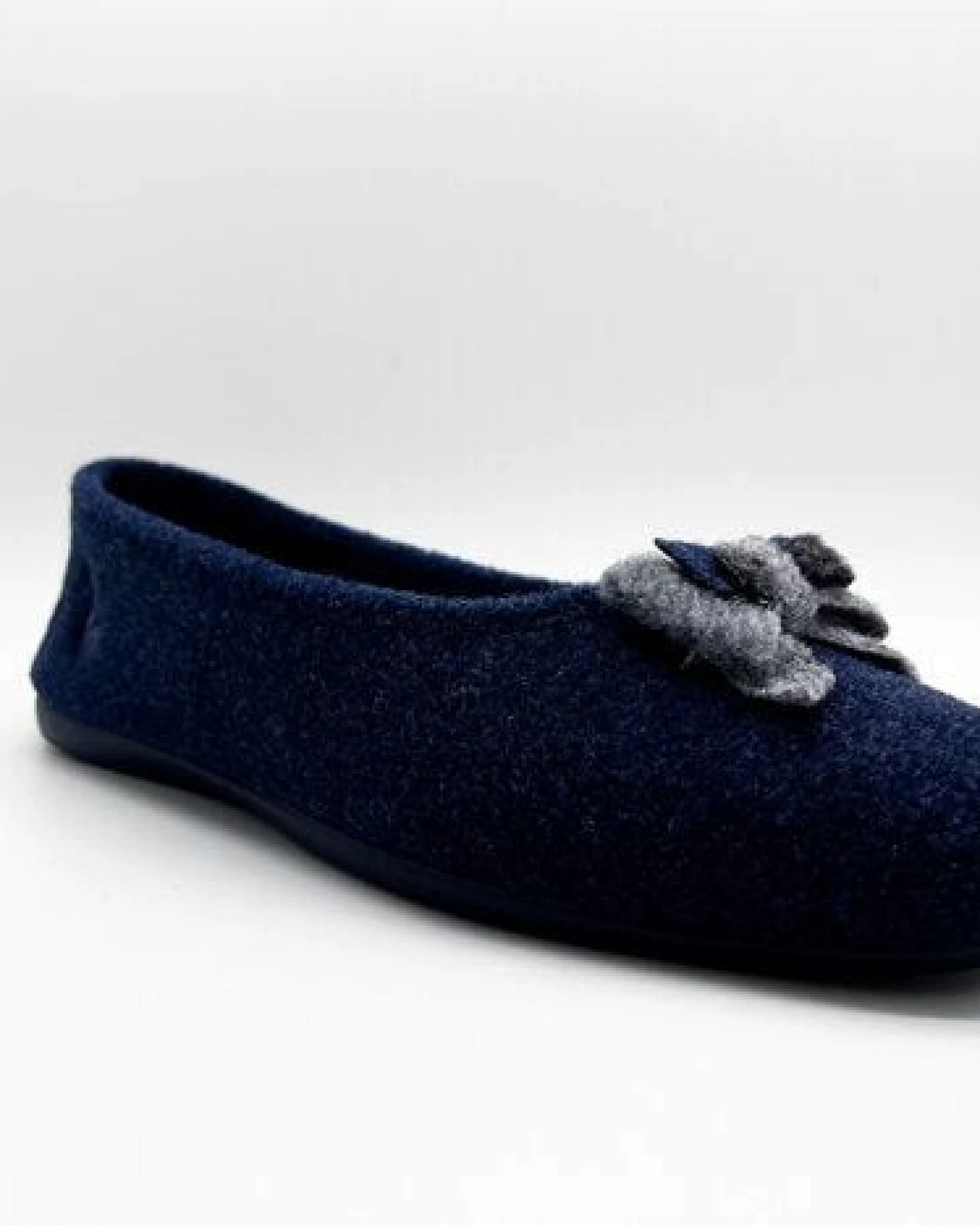 Veganer Hausschuh "thies ® Eco Bow Ballerina" aus recycelten PES, fair produziert – Ansicht 4