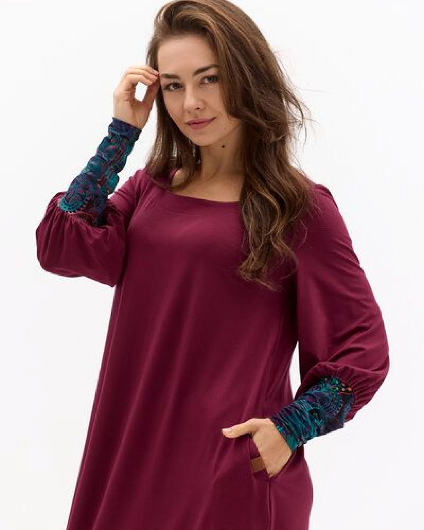 Kleid Morelia – Ballonkleid – Länge bis zum Knie/über das Knie – Aufgebauschte Ärmel – Carré-Ausschnitt – Farbenfroher einzigartiger Print von KOKOworld – Fair produziert in Polen – Ansicht 2