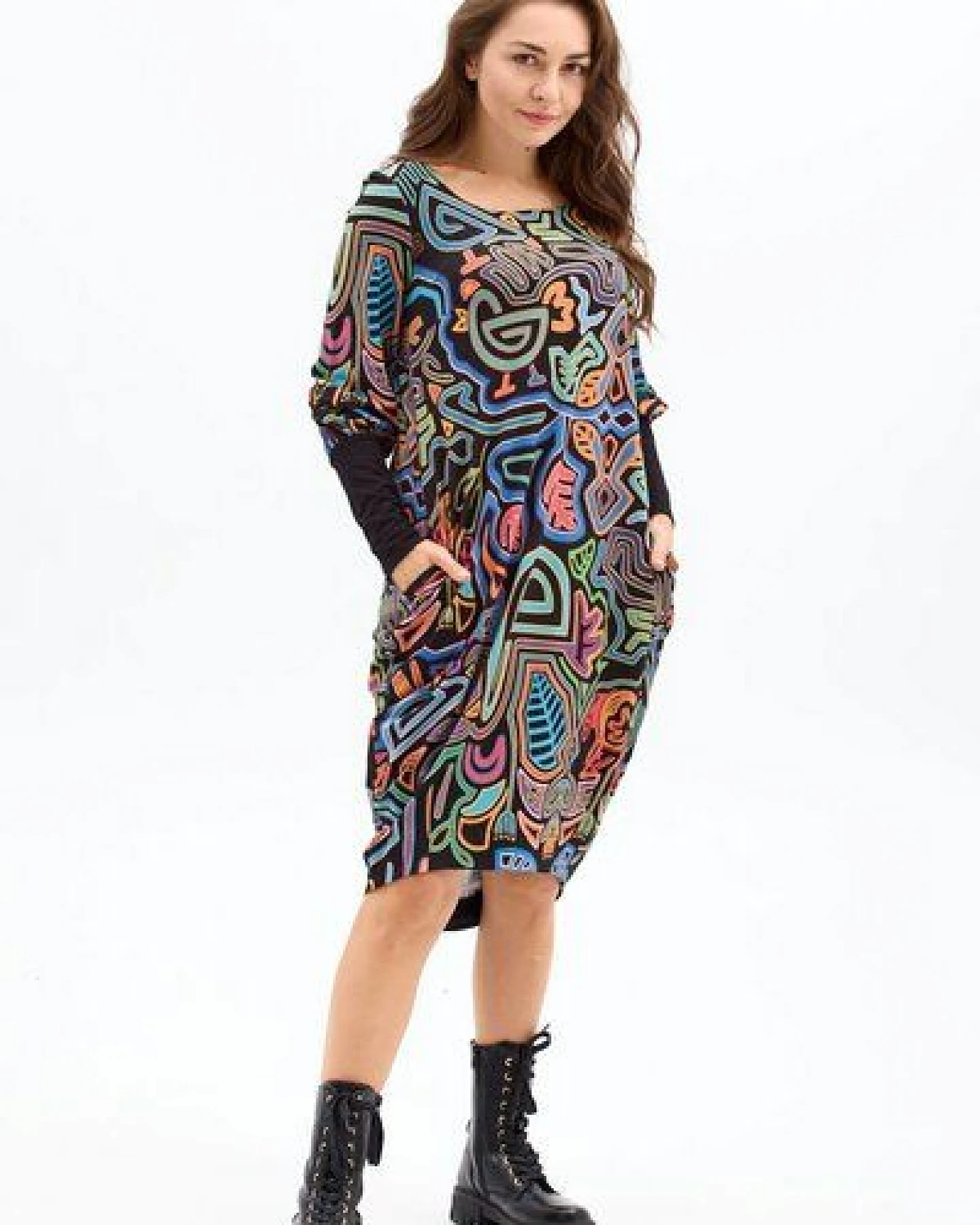 Kleid Morelia – Ballonkleid – Länge bis zum Knie/über das Knie – Aufgebauschte Ärmel – Carré-Ausschnitt – Farbenfroher einzigartiger Print von KOKOworld – Fair produziert in Polen – Ansicht 2