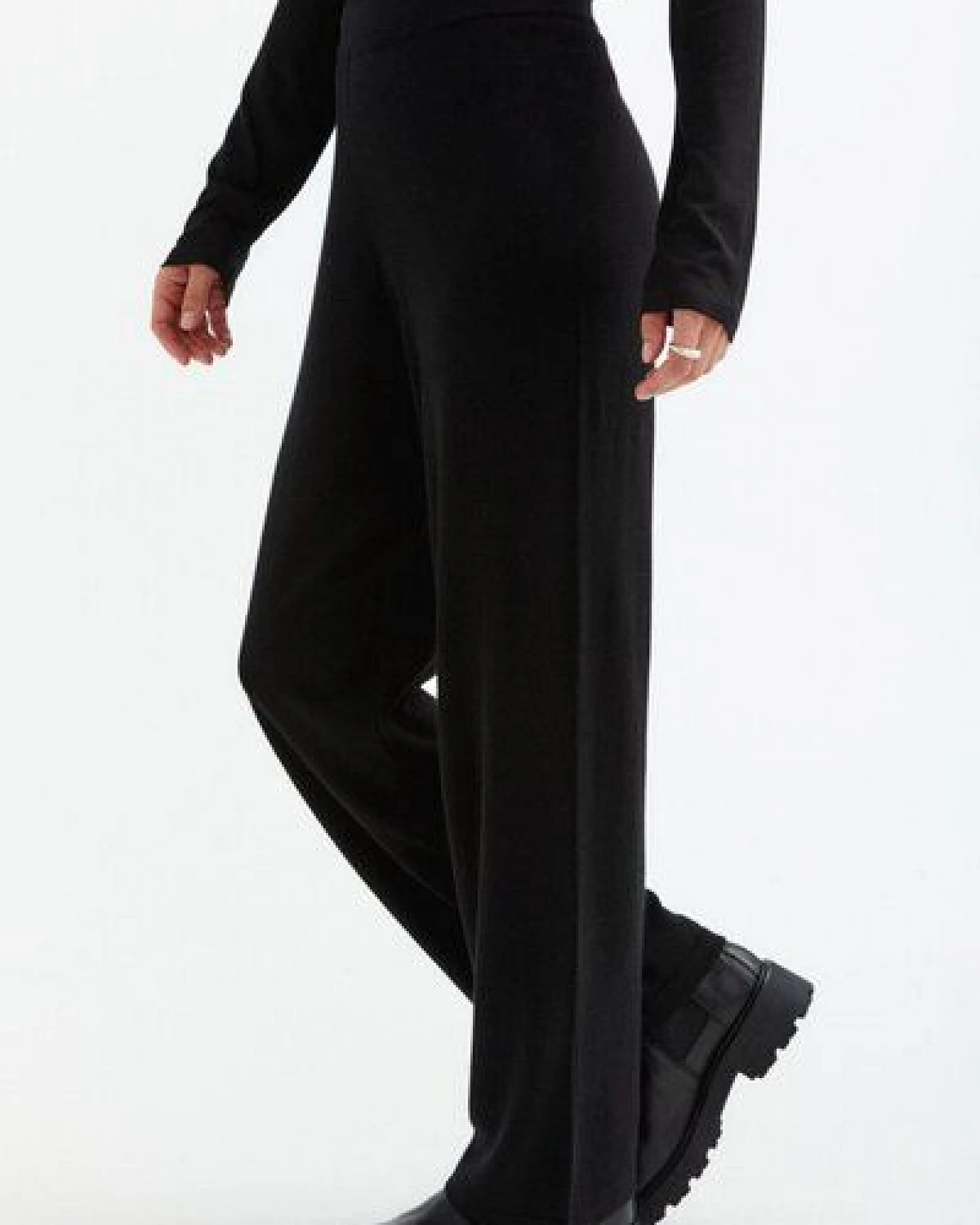 Movesgood Wide Leg Hose Modell: Kim – Ansicht 3