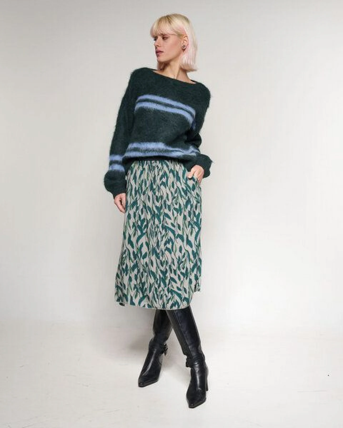 Alma & Lovis Flauschig gebrushter Pullover aus Alpakastrick – Ansicht 2