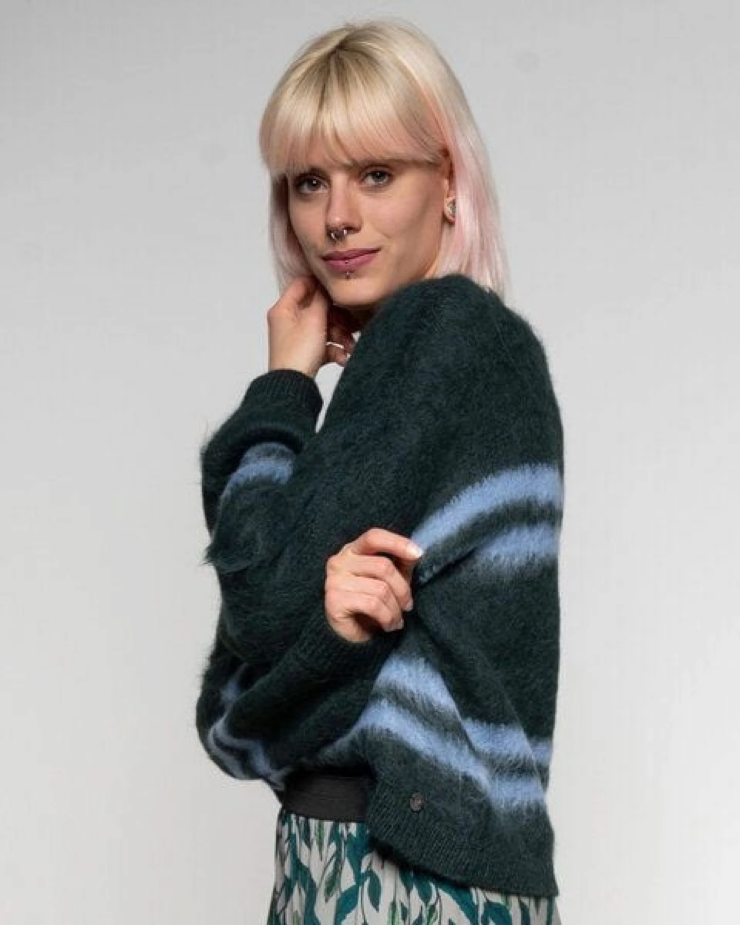 Alma & Lovis Flauschig gebrushter Pullover aus Alpakastrick – Ansicht 4