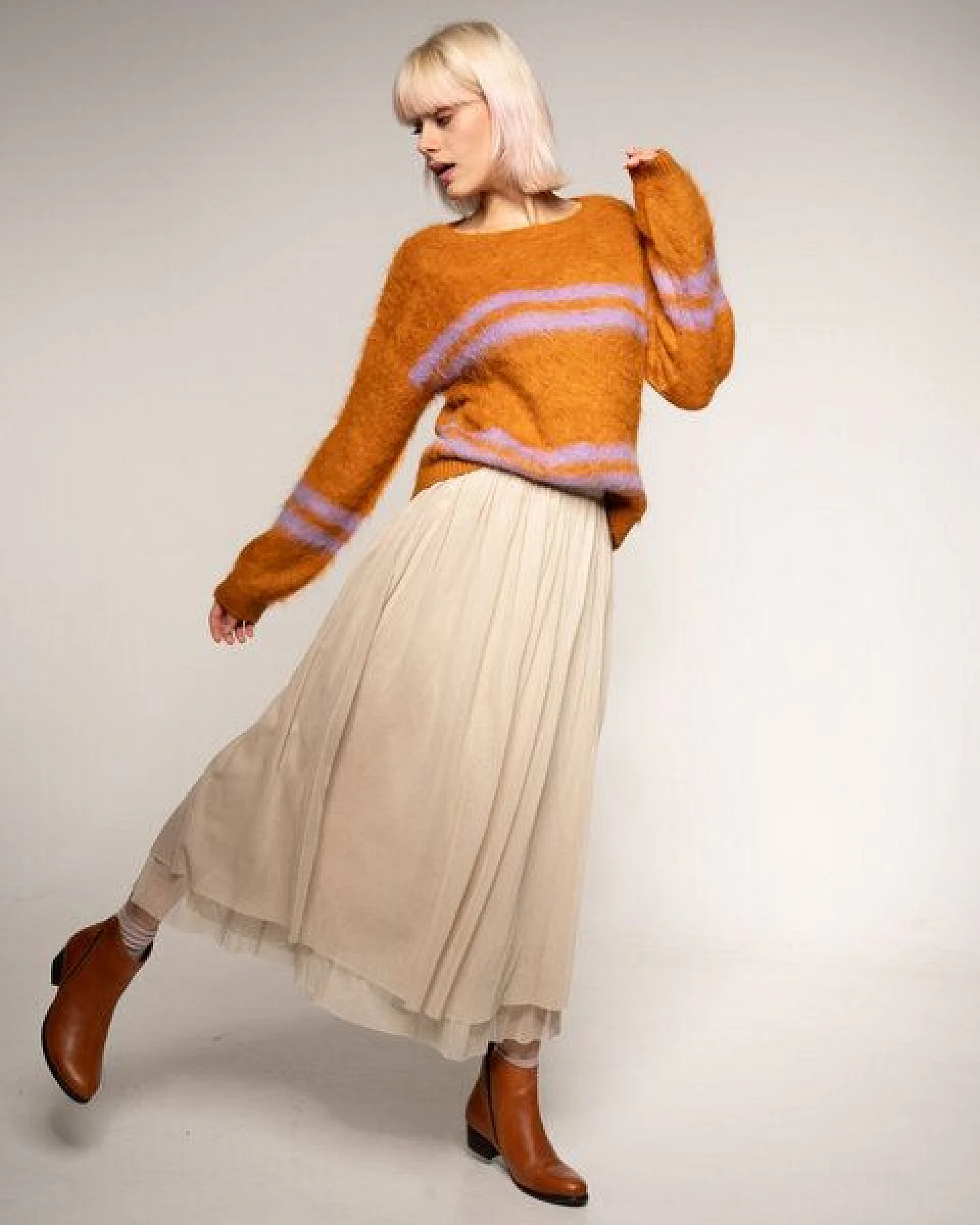 Alma & Lovis Flauschig gebrushter Pullover aus Alpakastrick – Ansicht 2