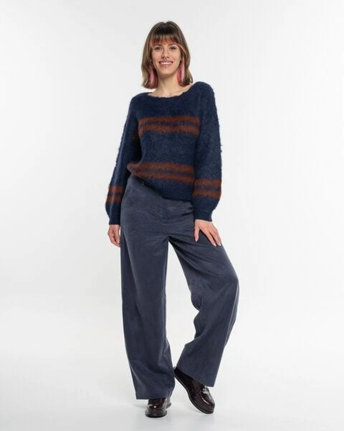 Alma & Lovis Flauschig gebrushter Pullover aus Alpakastrick – Ansicht 2