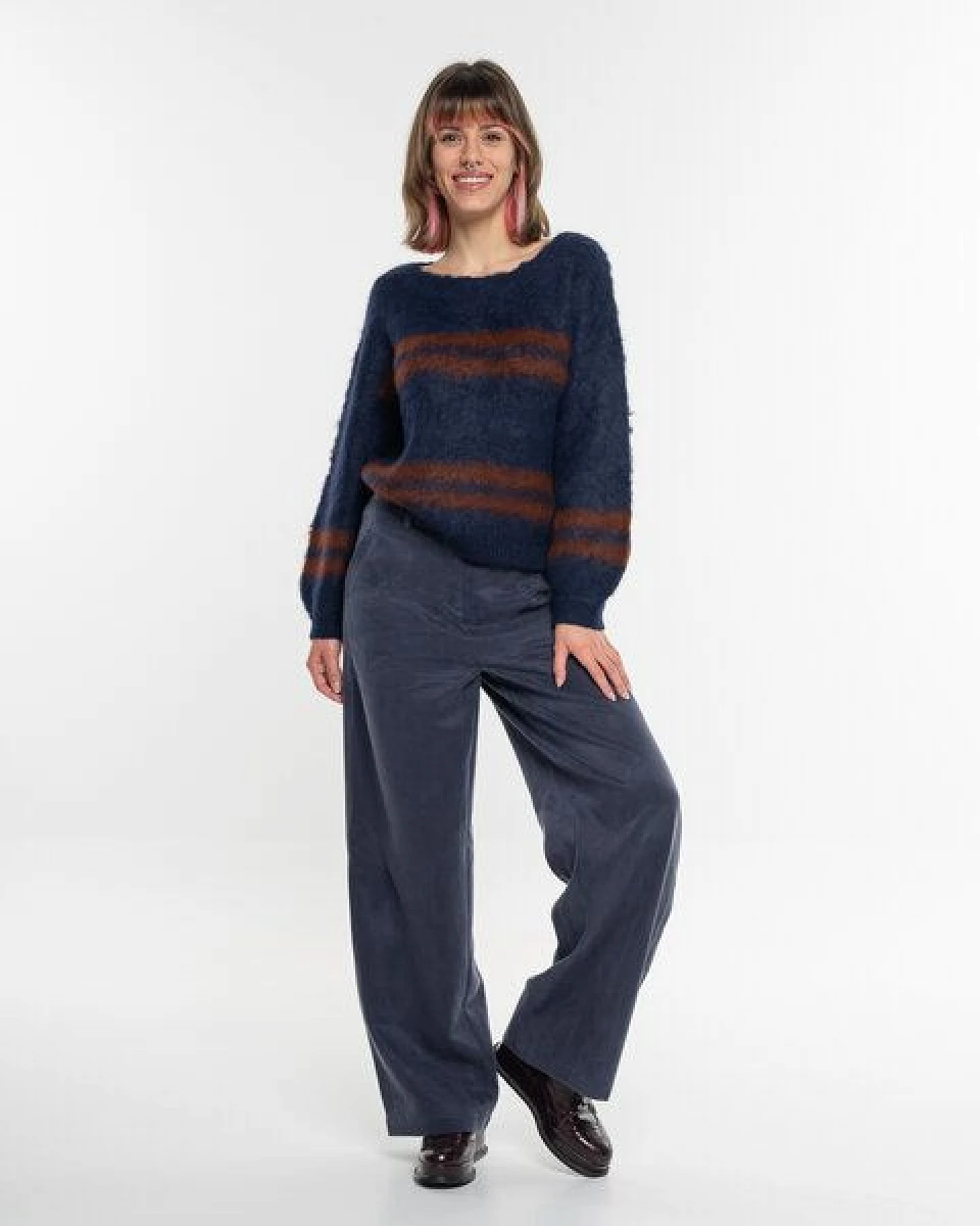 Alma & Lovis Flauschig gebrushter Pullover aus Alpakastrick – Ansicht 2