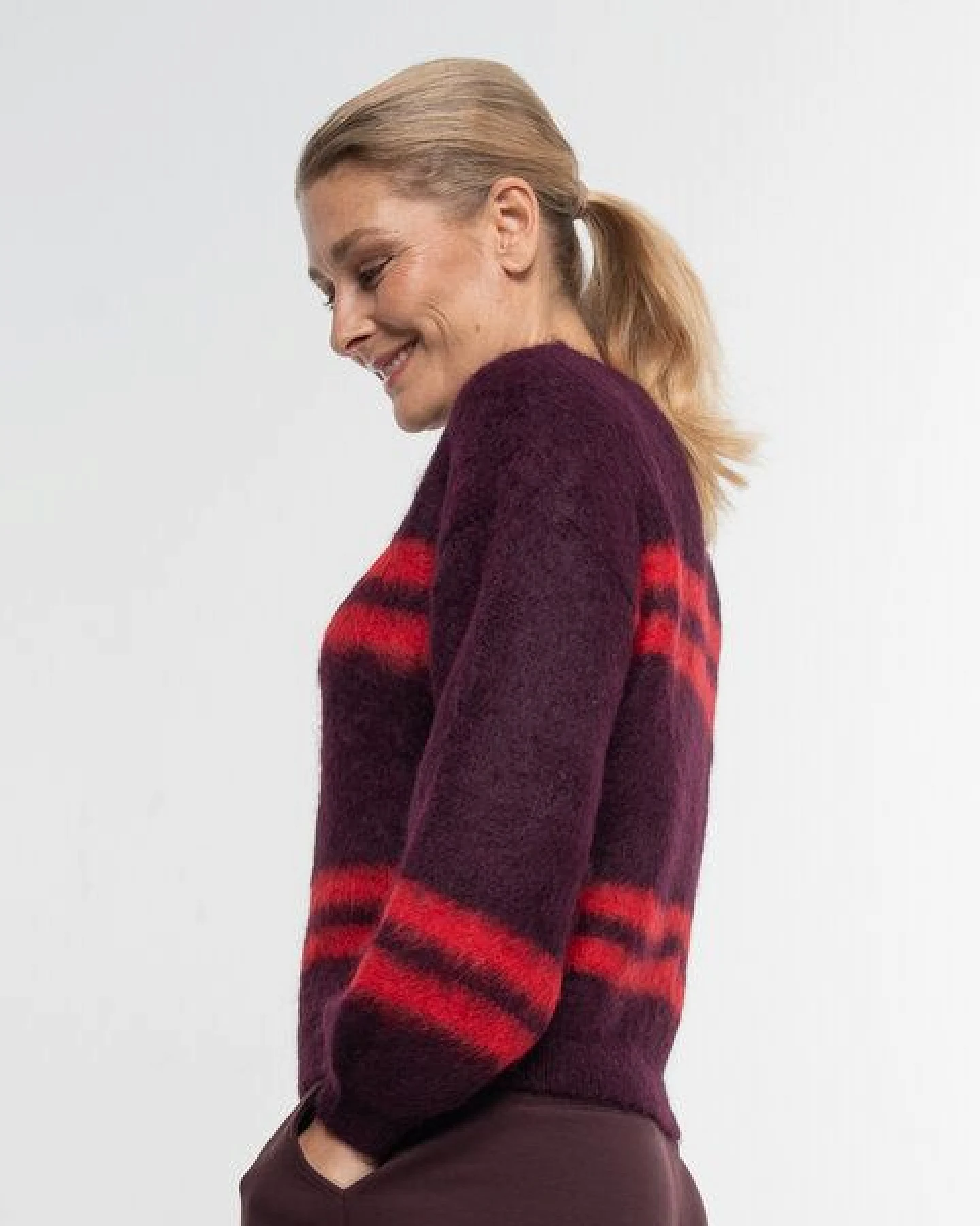 Alma & Lovis Flauschig gebrushter Pullover aus Alpakastrick – Ansicht 3