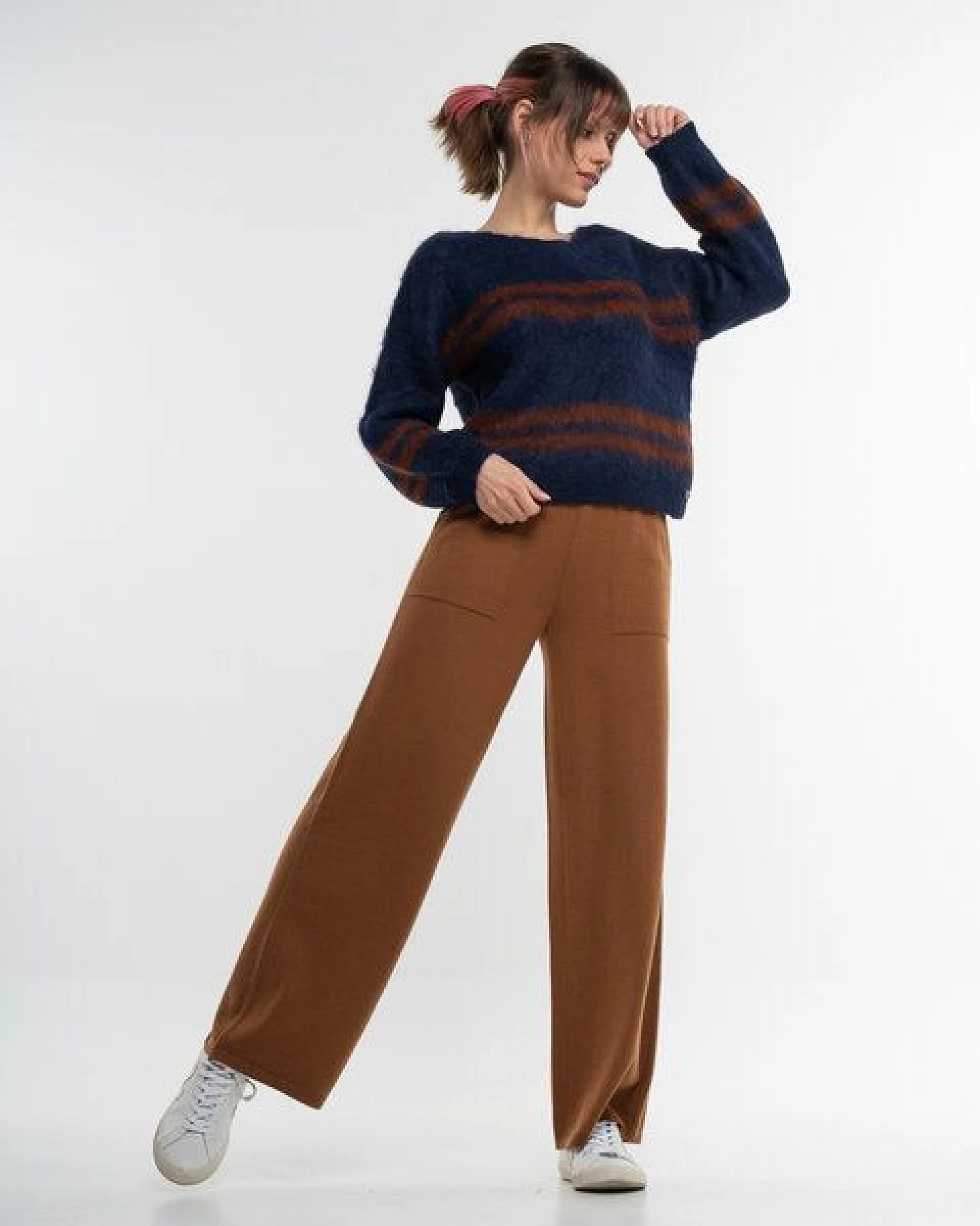 Alma & Lovis Flauschig gebrushter Pullover aus Alpakastrick – Ansicht 3