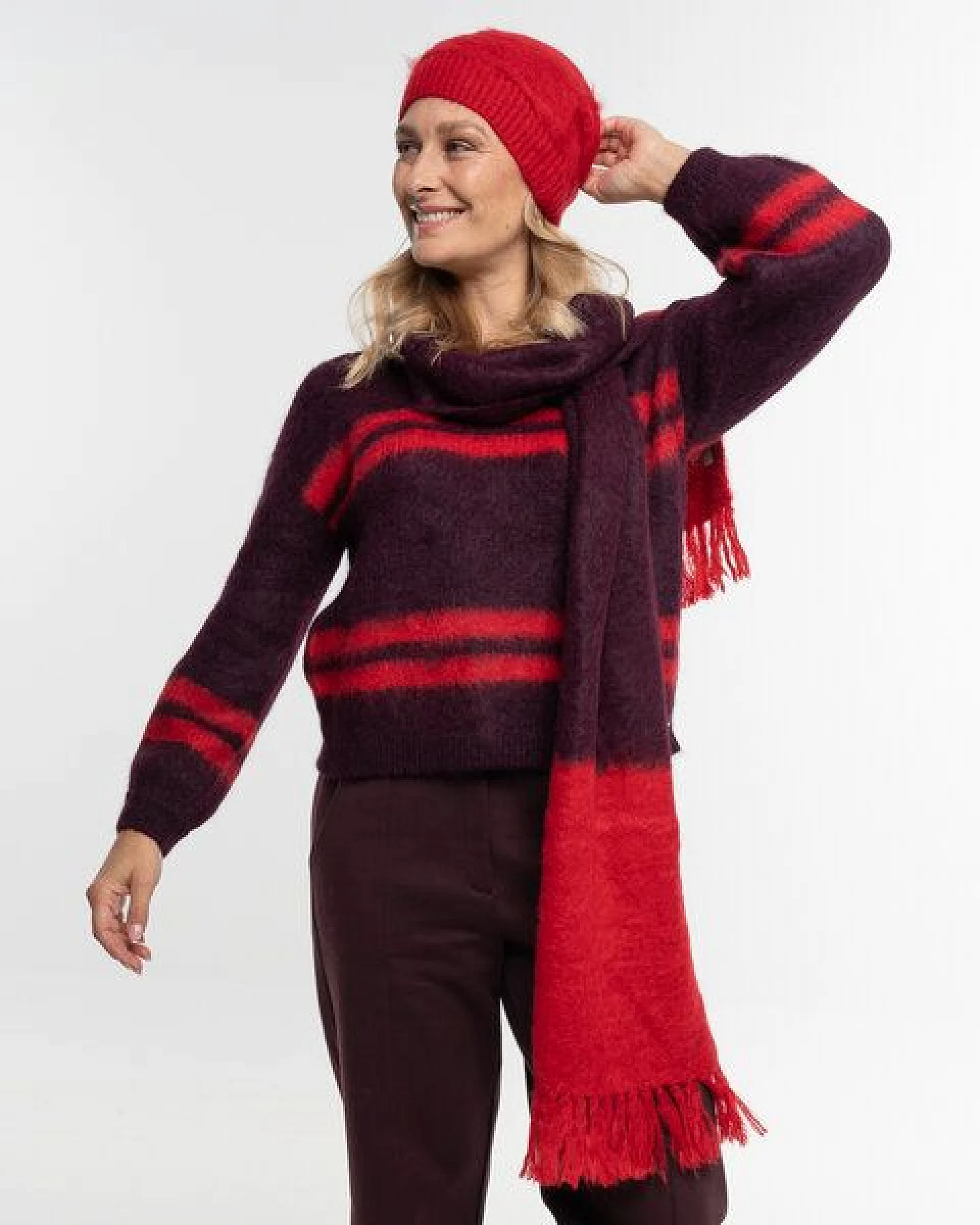 Alma & Lovis Flauschiger Strickschal aus gebrushter Alpakawolle – Ansicht 2