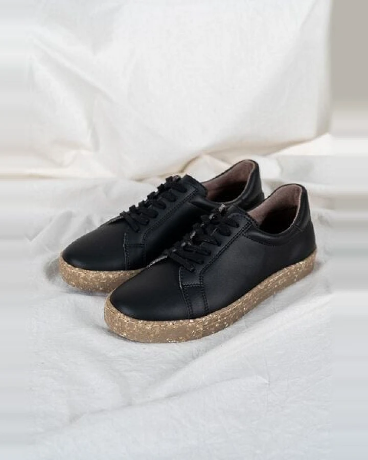 AGAZI DORI plant-based, vegan sneakers