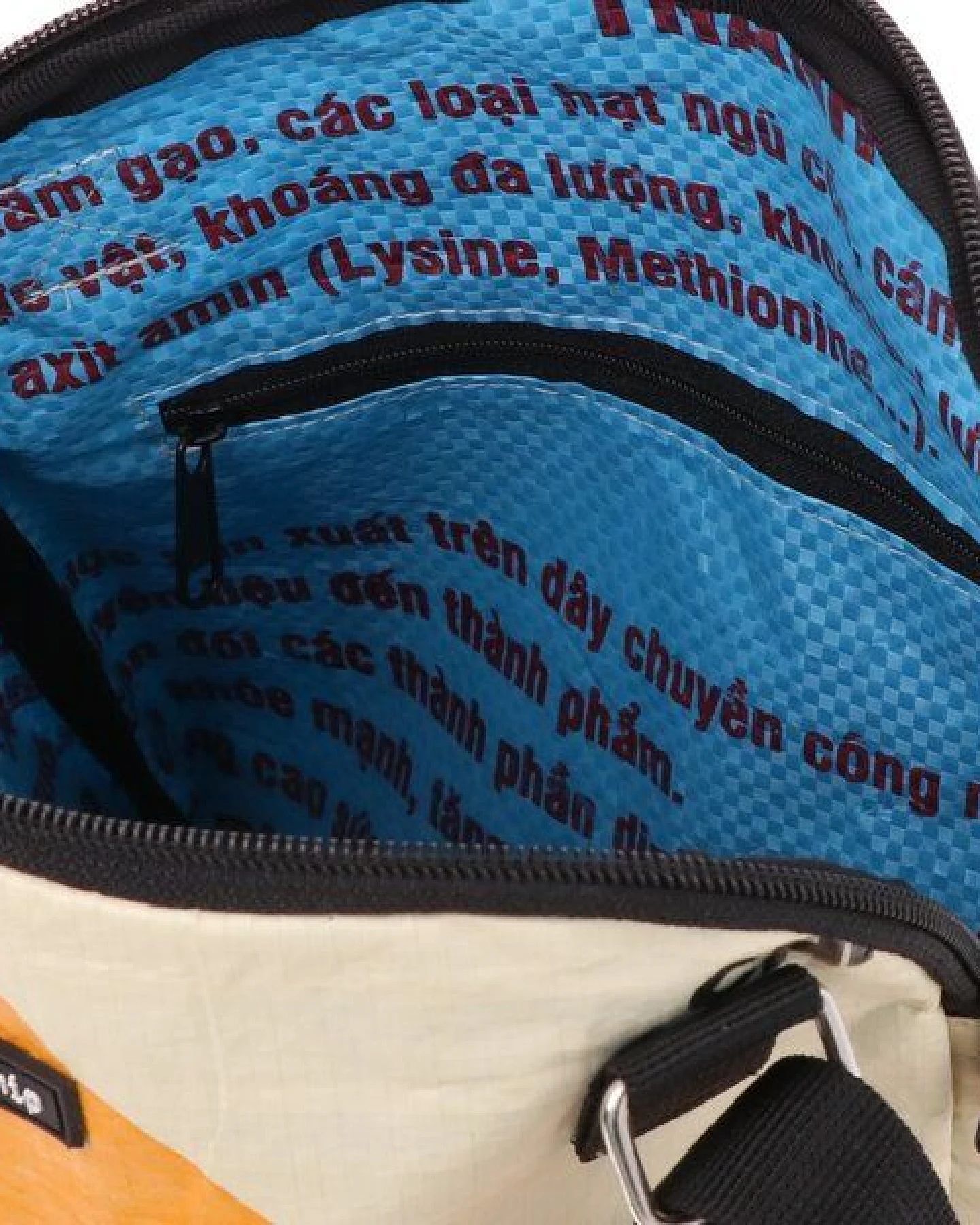 MoreThanHip Schultertasche aus Zement- oder Tierfuttersäcken - Stylische Damentasche mit Charakter - Amara – Ansicht 4