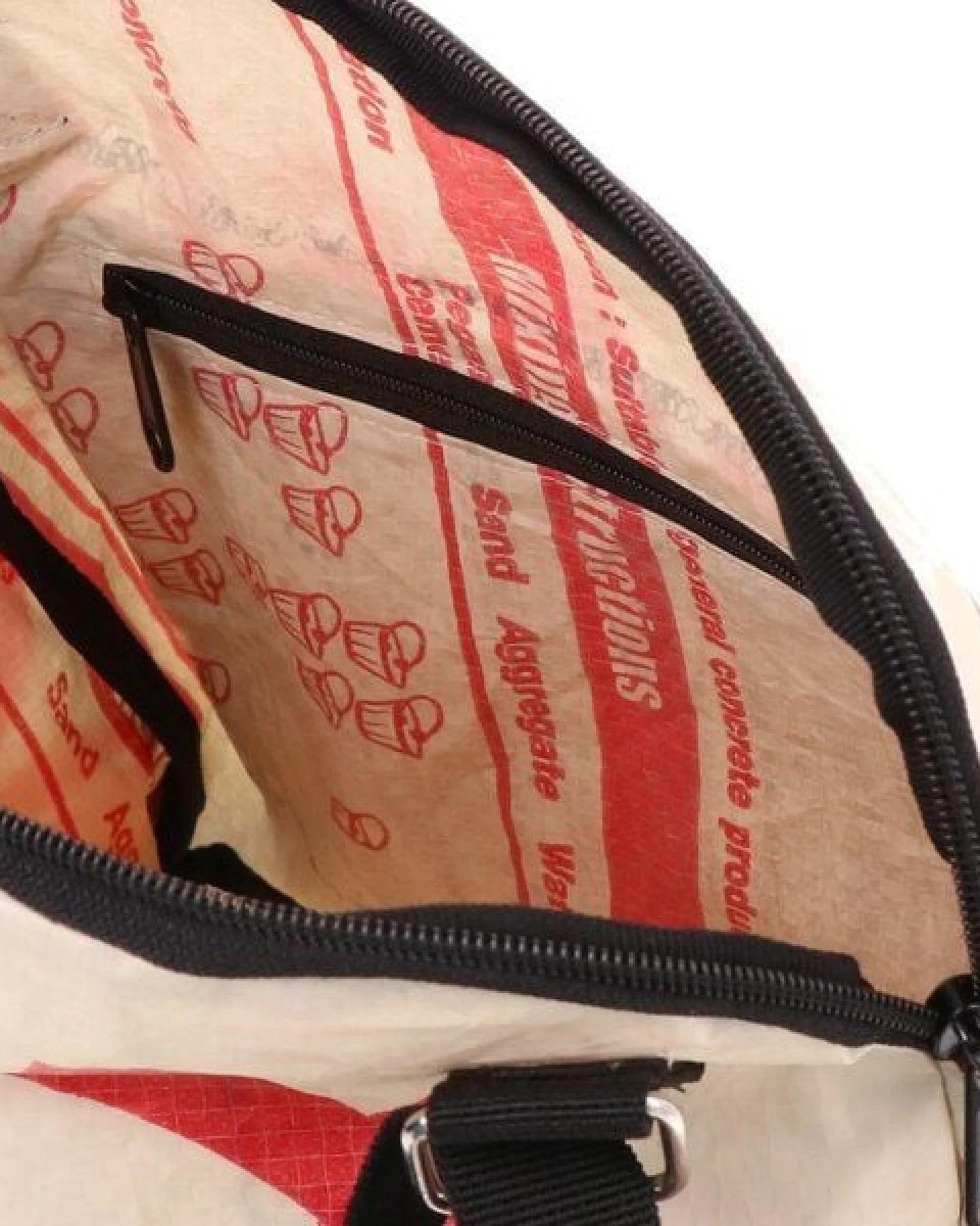 MoreThanHip Schultertasche aus Zement- oder Tierfuttersäcken - Stylische Damentasche mit Charakter - Amara – Ansicht 4
