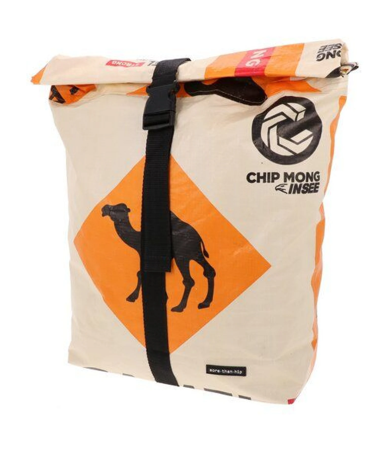 MoreThanHip Rolltop Laptop 15.6 inch Rucksack aus recycelten Zement- oder Fischfuttersäcken - Chamroeun – Ansicht 2