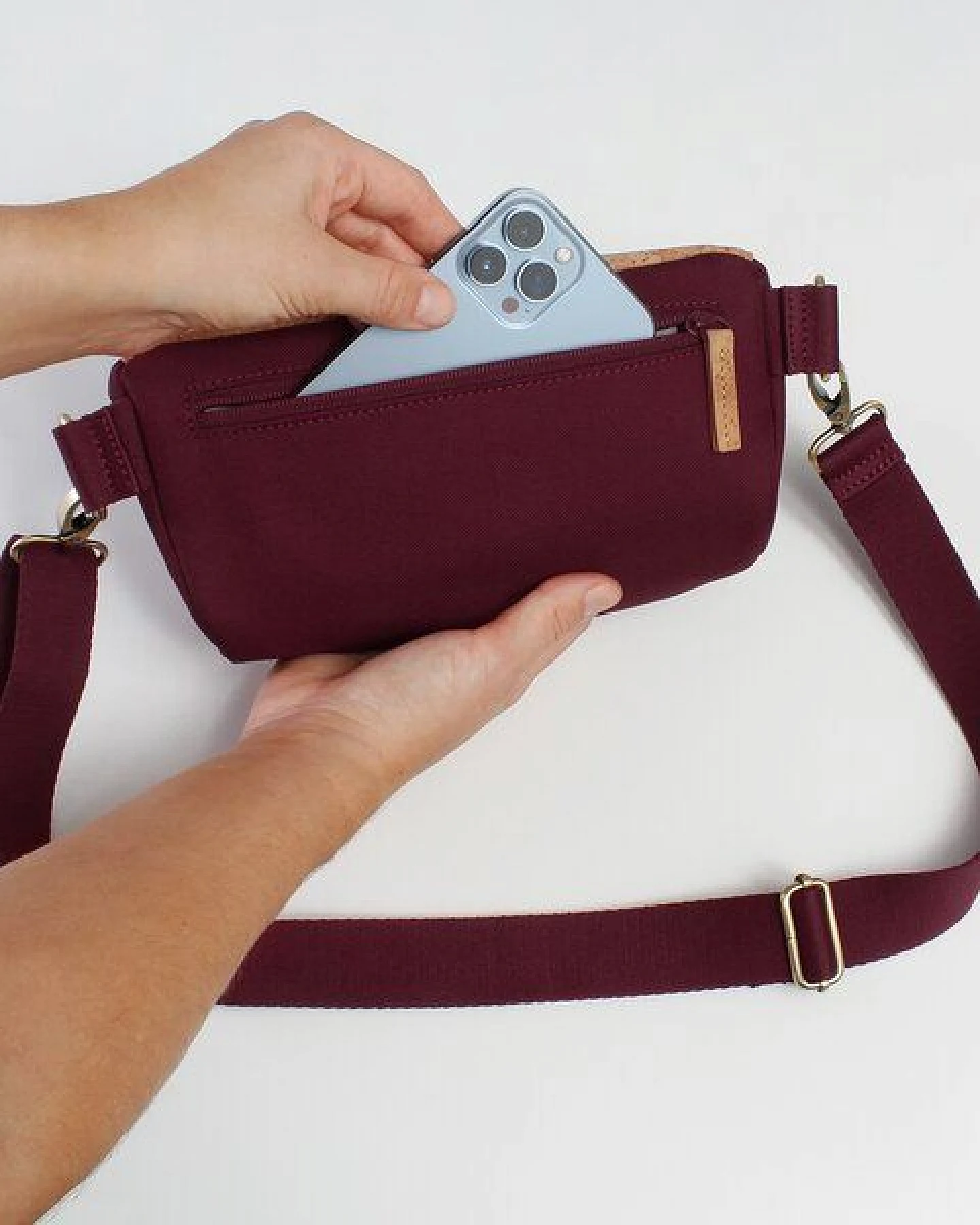 Sperling Bauchtasche "Casual" aus recyceltem PET & Kork mit Innenaufteilung – Ansicht 3