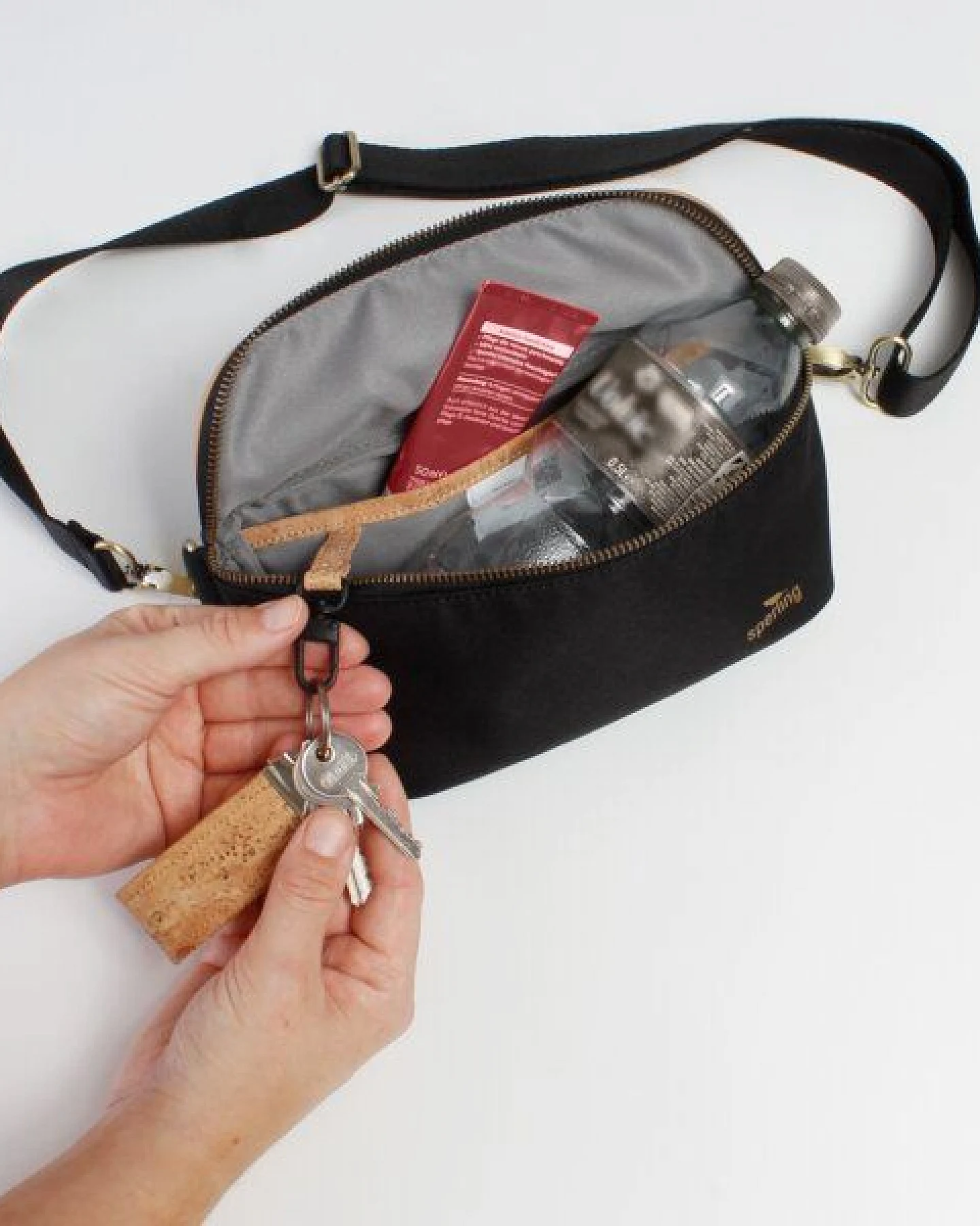 Sperling Bauchtasche "Casual" aus recyceltem PET & Kork mit Innenaufteilung – Ansicht 4