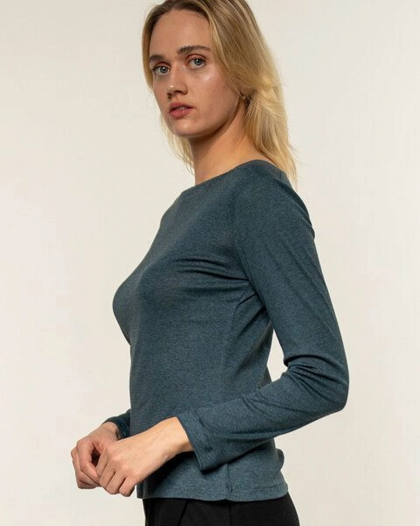 Alma & Lovis Softes Ringel-Langarmshirt aus Bio-Baumwolle – Ansicht 3