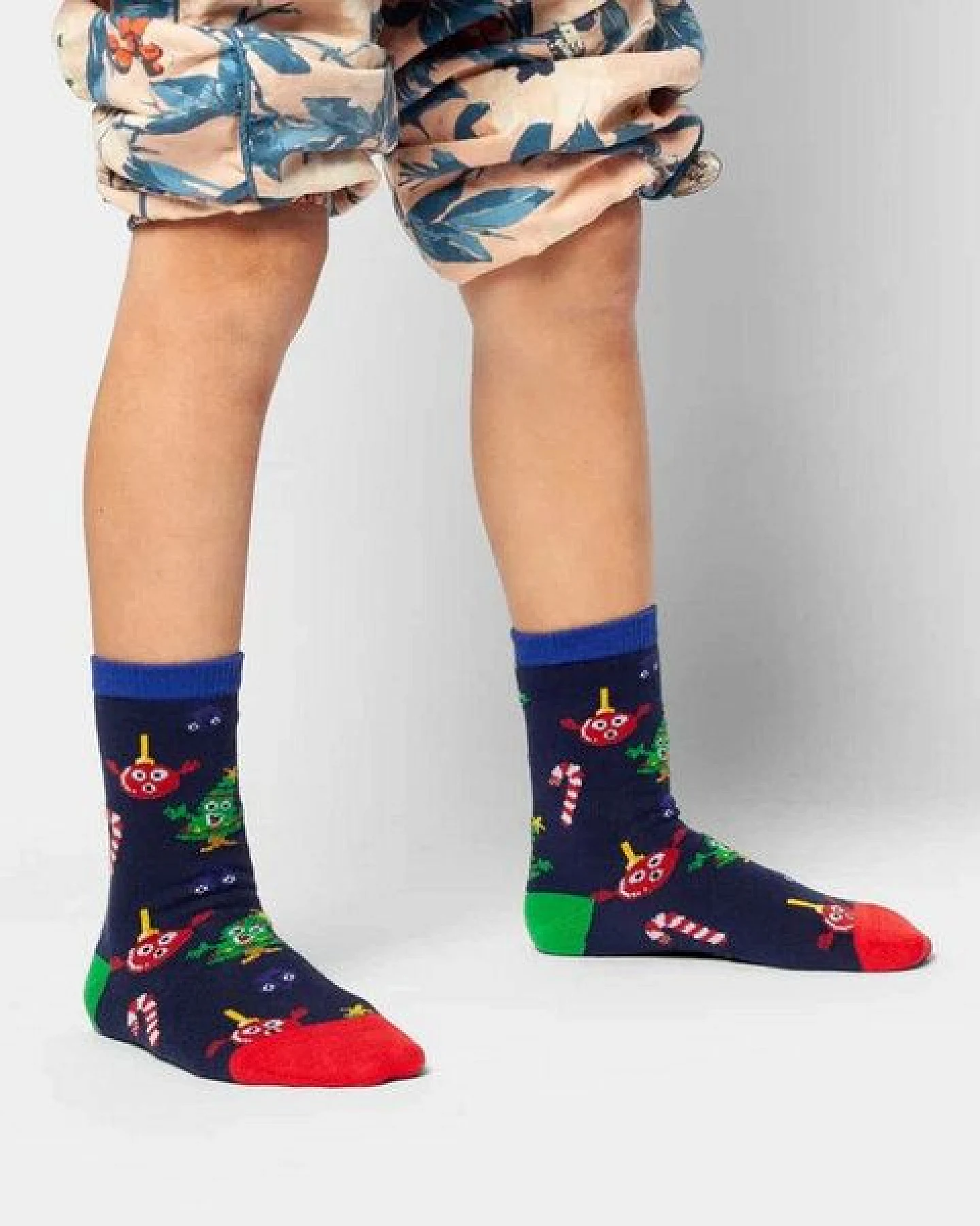 DillySocks Kindersocken Lil Christmas Choir aus Biobaumwoll-Mix – Ansicht 3