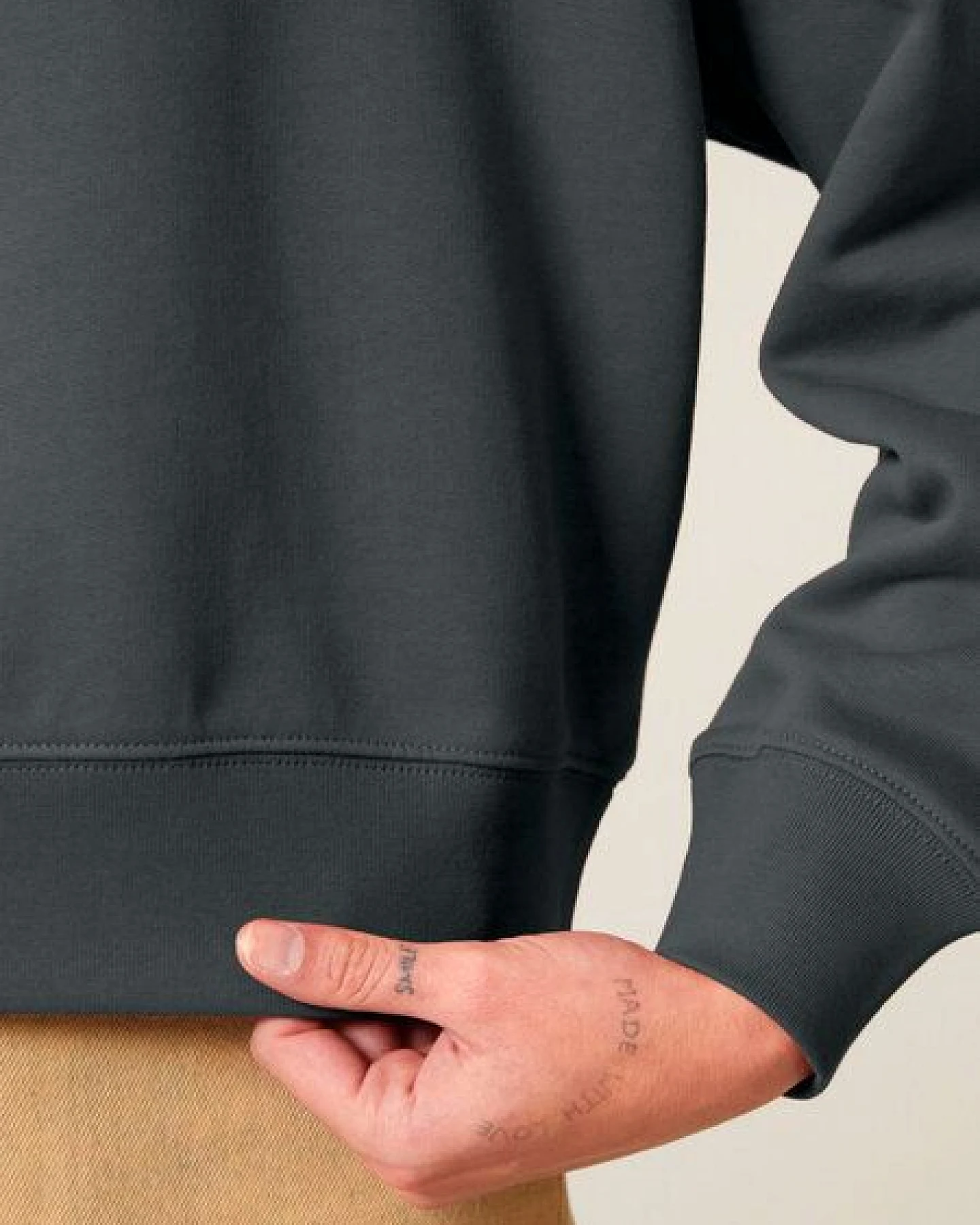 Human Family Bio Damen-Hoodie „Relax – Simple Beauty“ – Ansicht 3