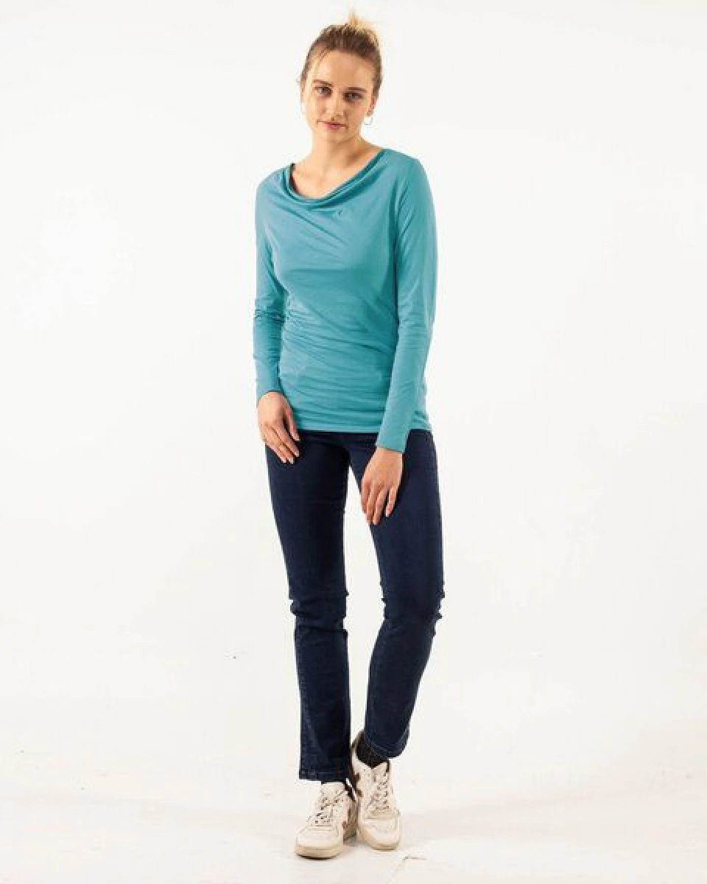 Alma & Lovis Langarmshirt mit Wasserfallausschnitt – Ansicht 2