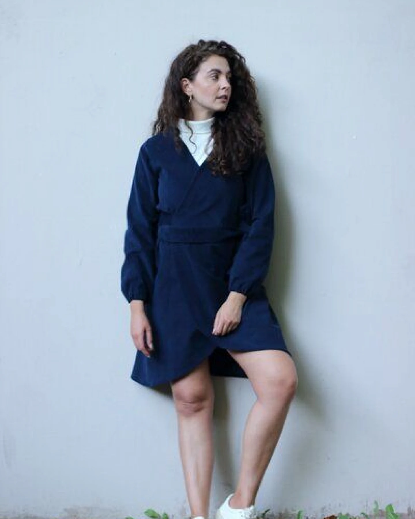 ManduTrap Herbstkleid aus Bio-Baumwolle – Nachhaltiges Wickelkleid aus Cord – Winterkleidkleid – Ansicht 3